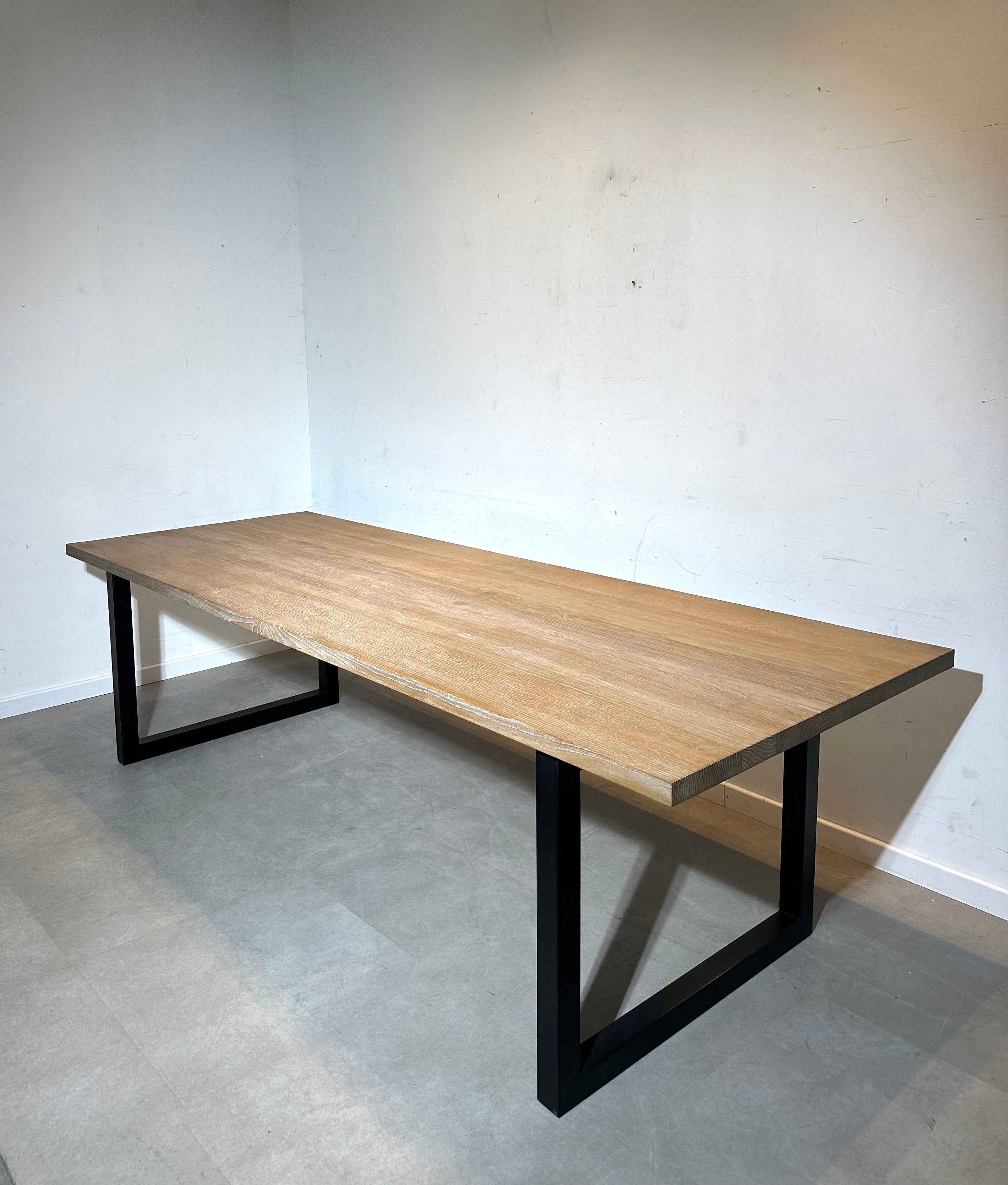 Grutman dining table – solid oak top 270 cm