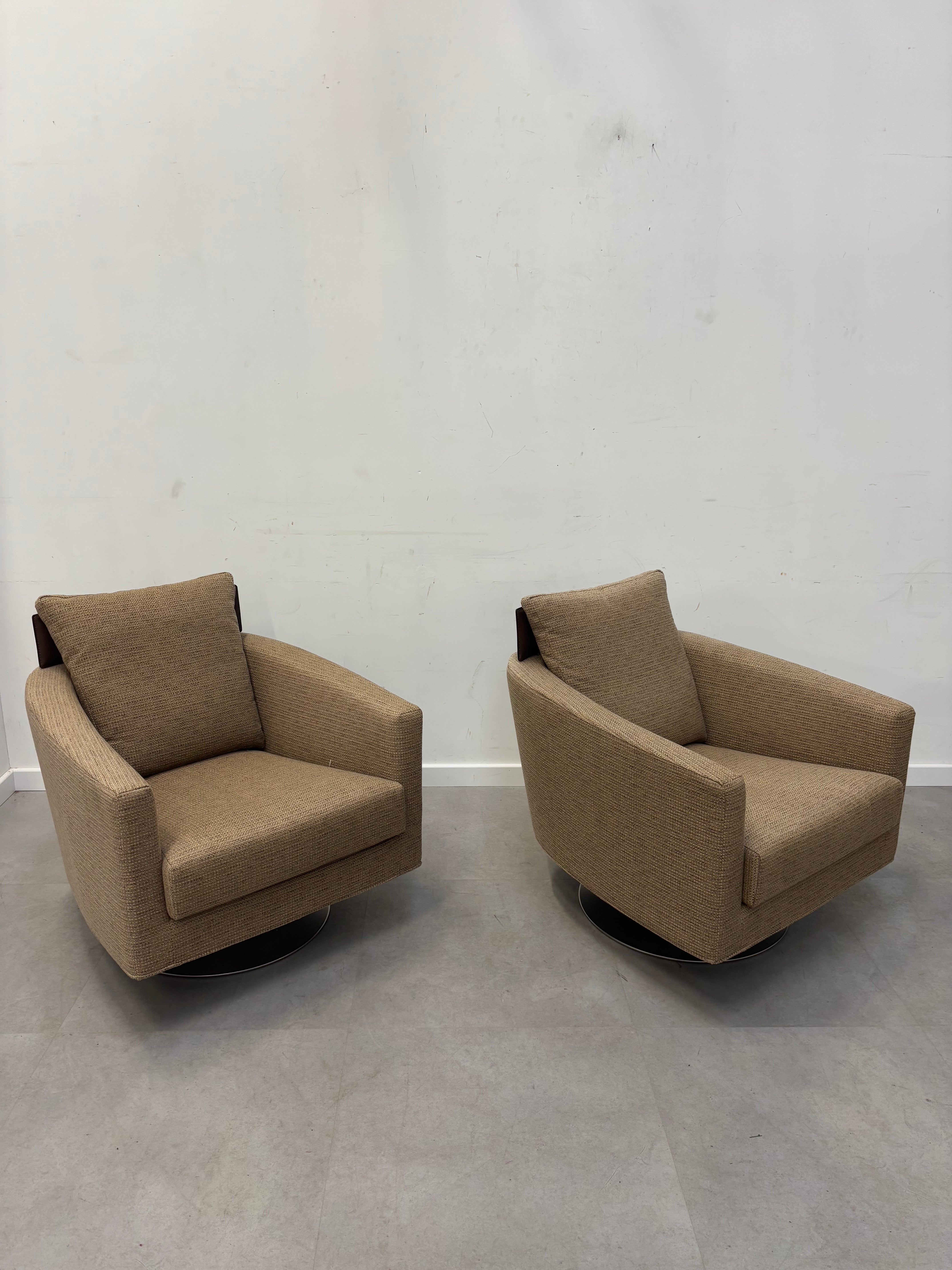 Swivel armchair by Joquer