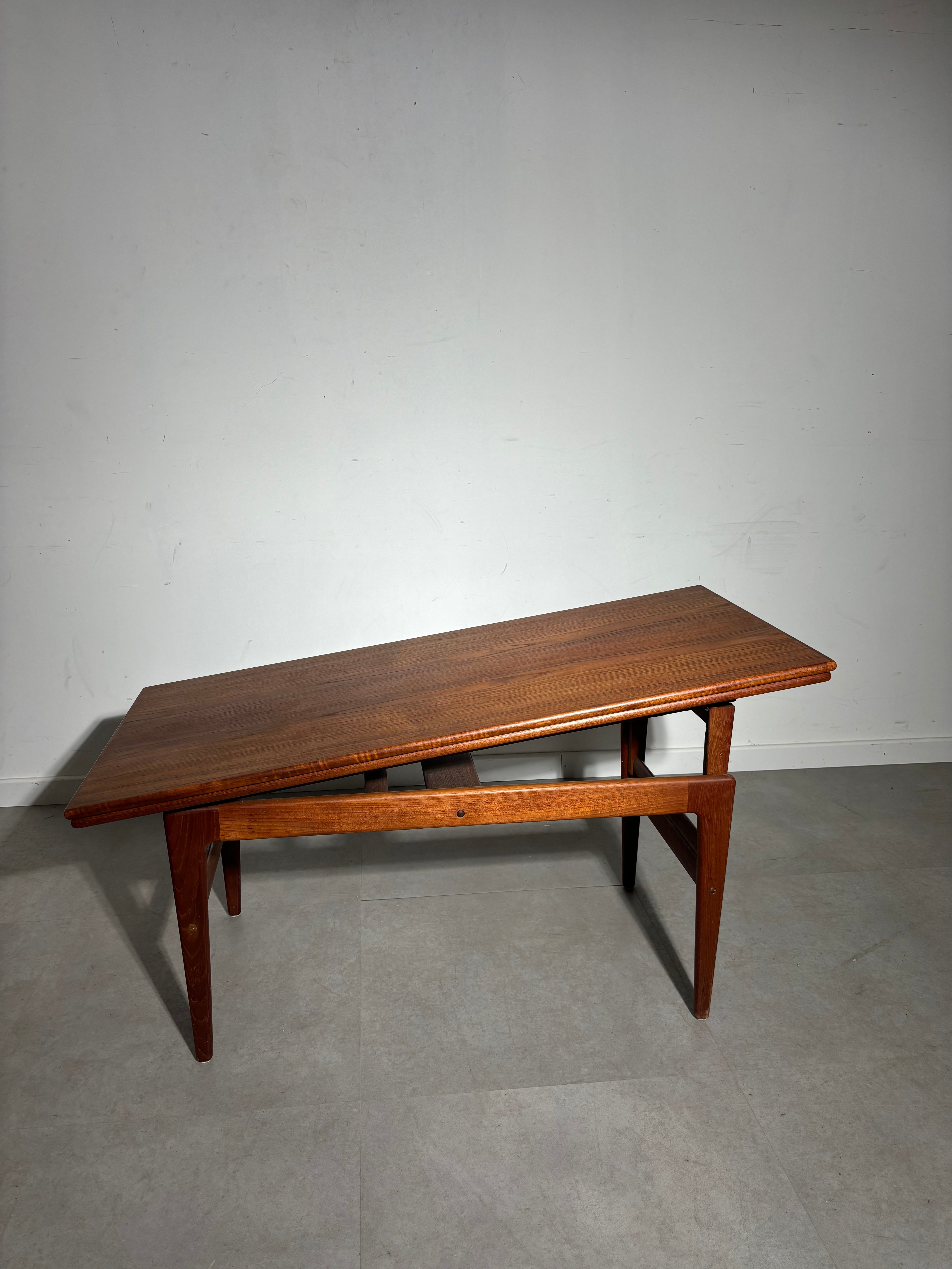 Kai Kristiansen “Lift” Coffee Table for Vildbjerg Møbelfabrik