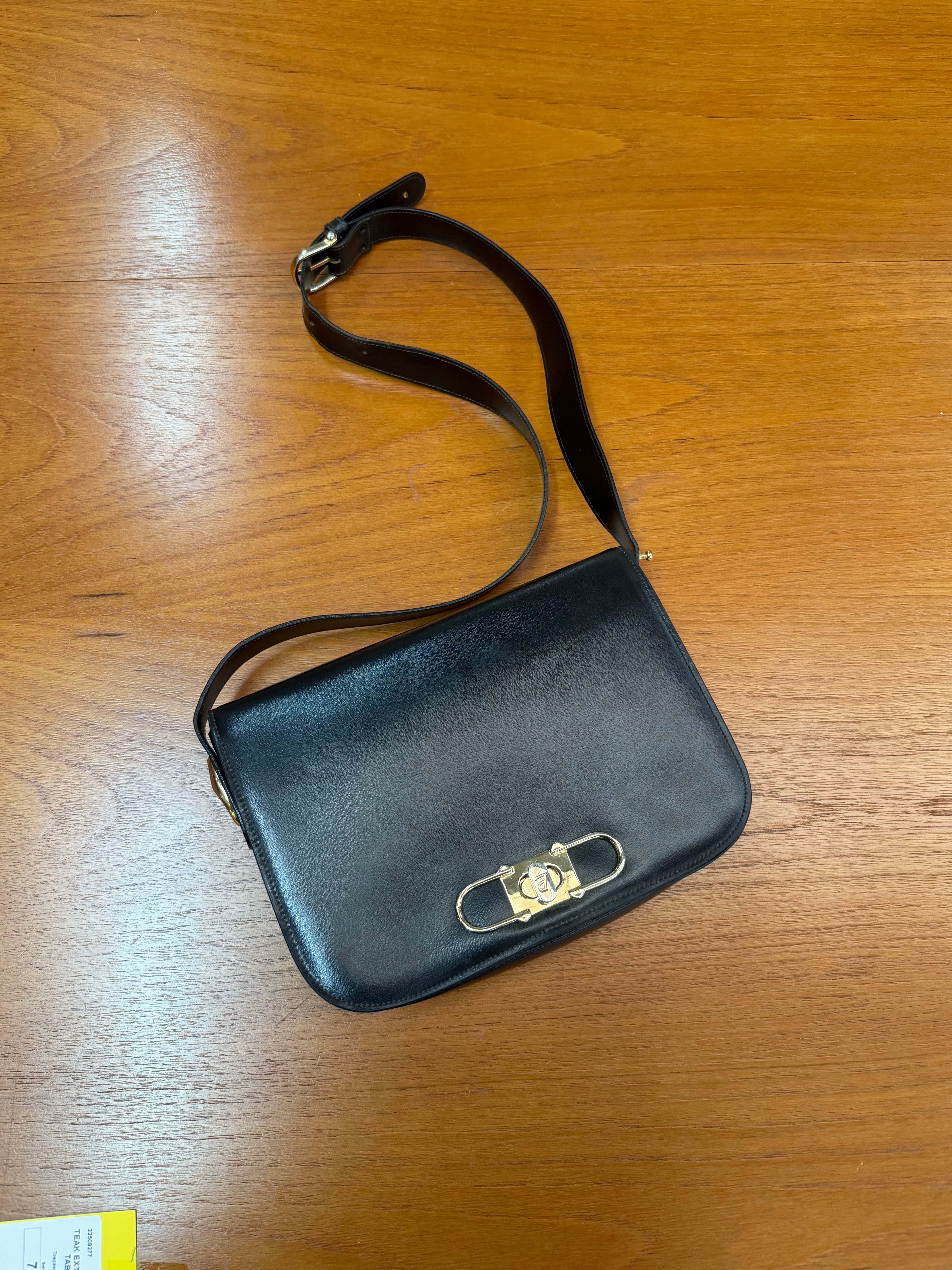 La Ville Bruxelles Crossbody Handbag – Black Leather – 25 cm