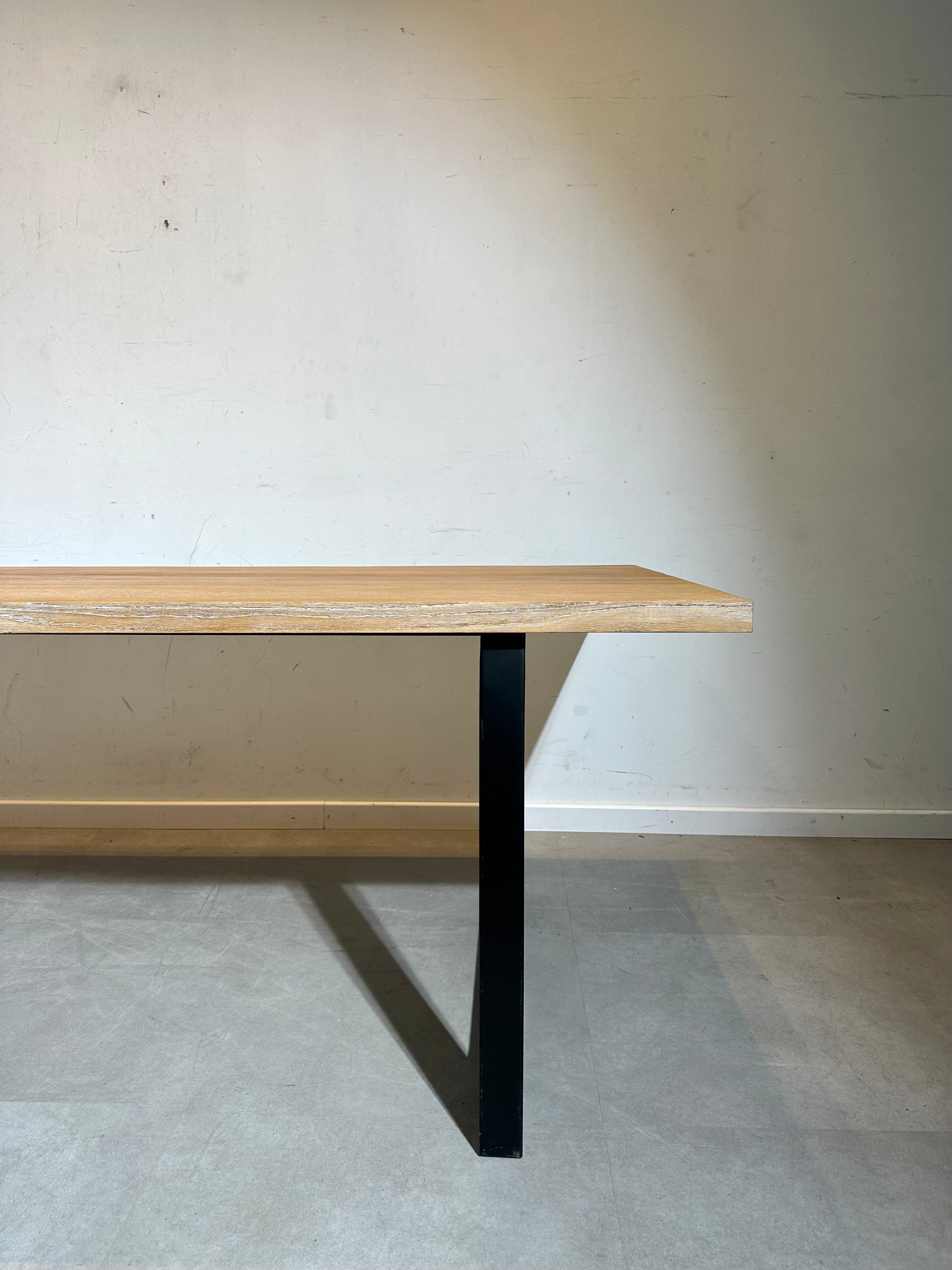 Grutman dining table – solid oak top 270 cm