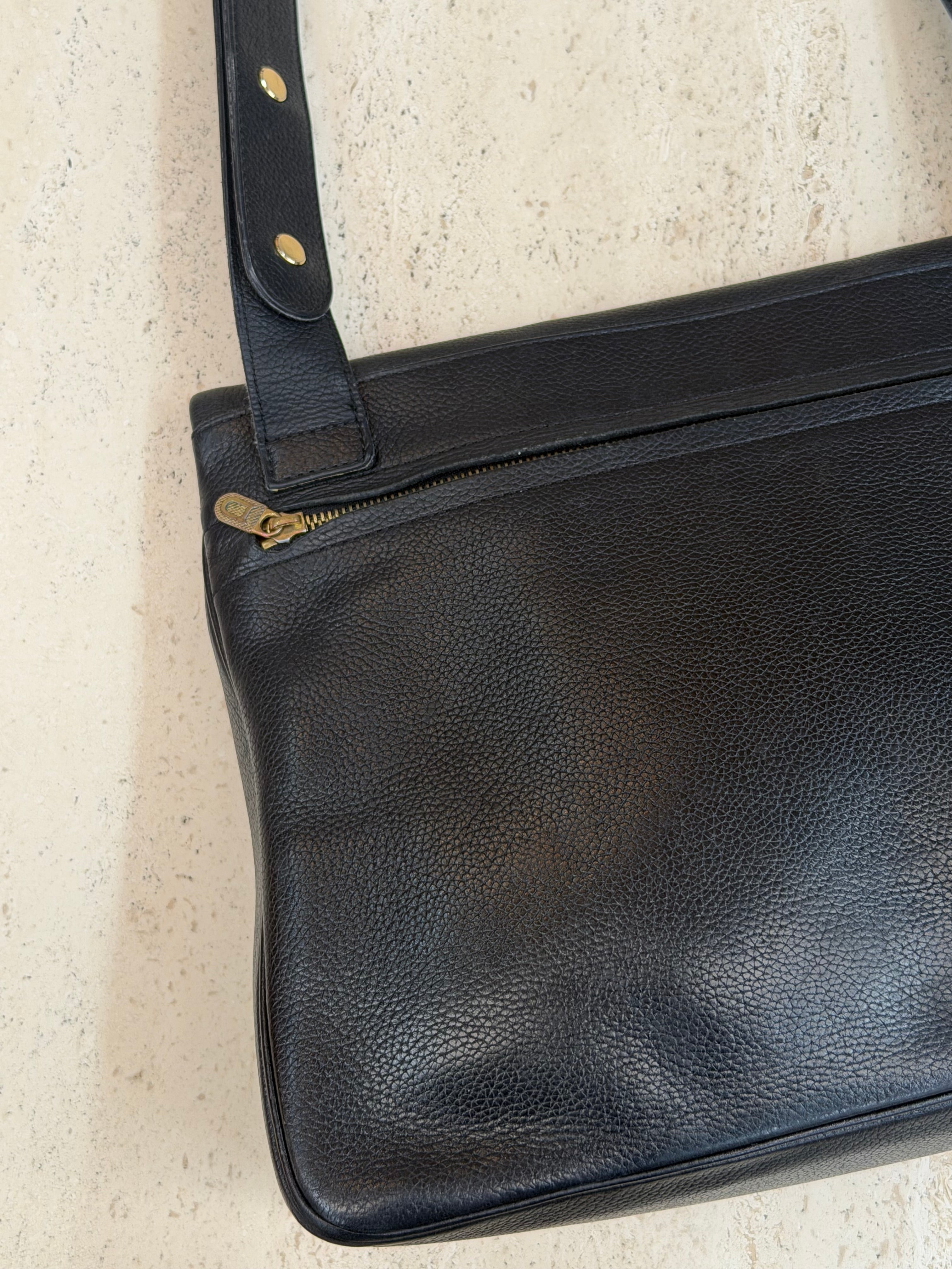 Delvaux Relais Trotteur Bag – Black Leather – With Dustbag & Mirror – 33 x 25 cm