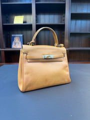 Louise Fontaine Vintage Handbag – Cognac Leather – 25 x 22 cm