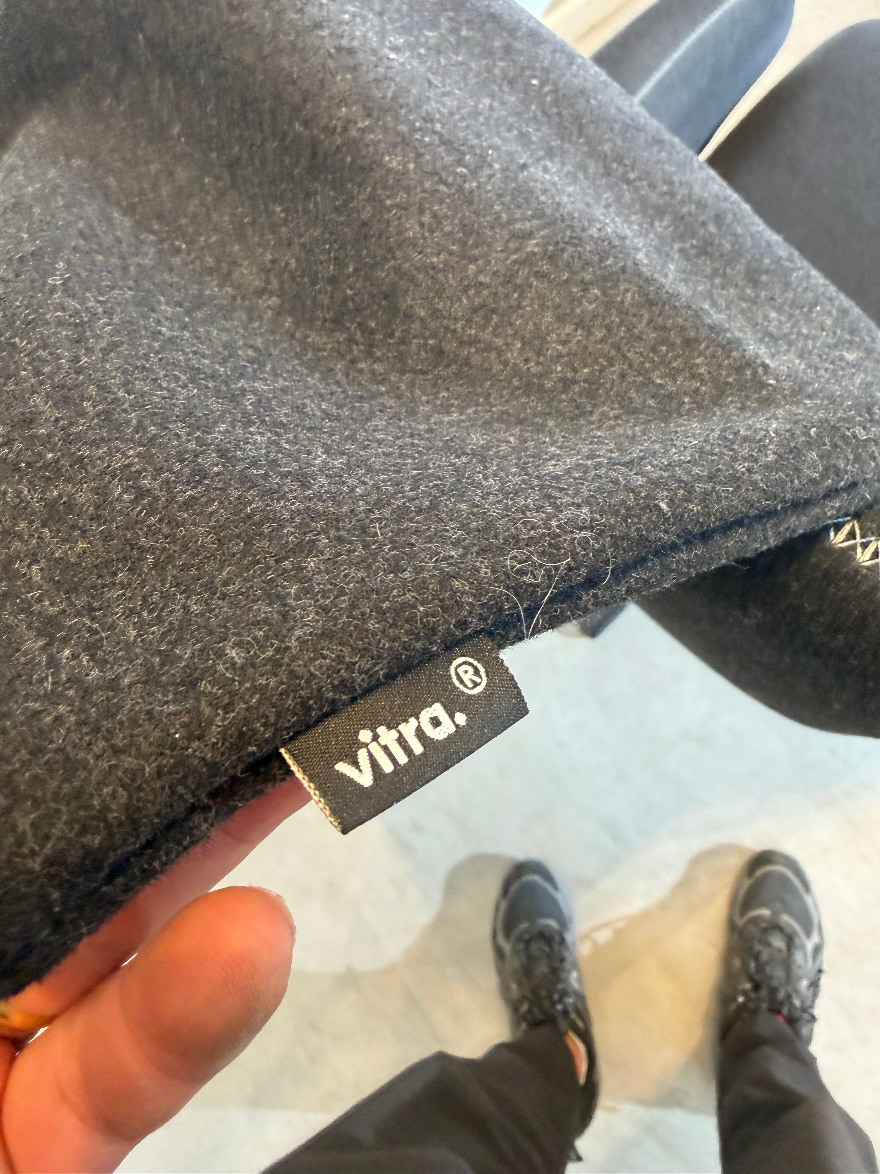Vitra Repos Lounge Chair with Ottoman – Antonio Citterio