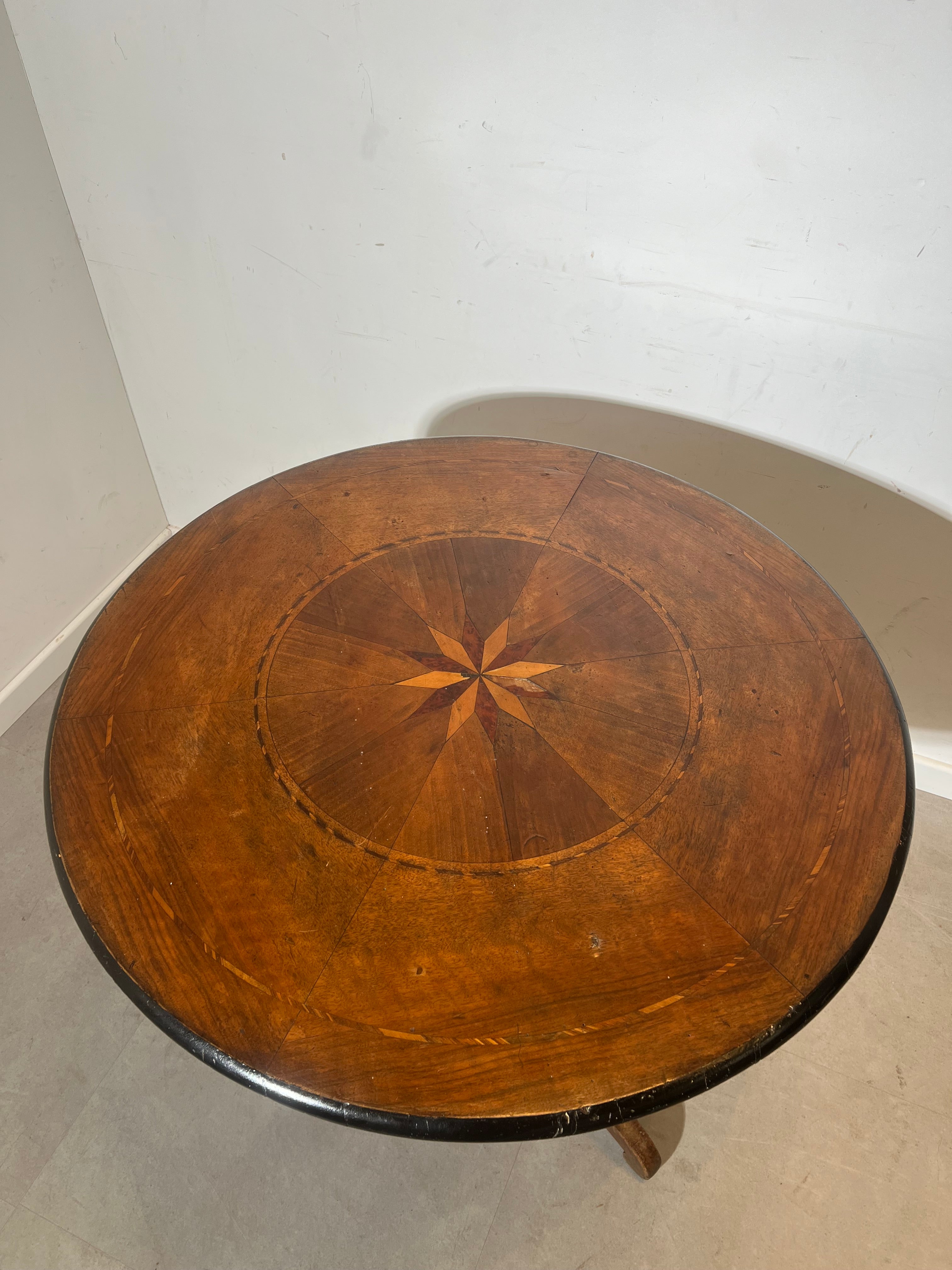 Antique Round Wooden Dining Table – Star Inlay – Pedestal Base