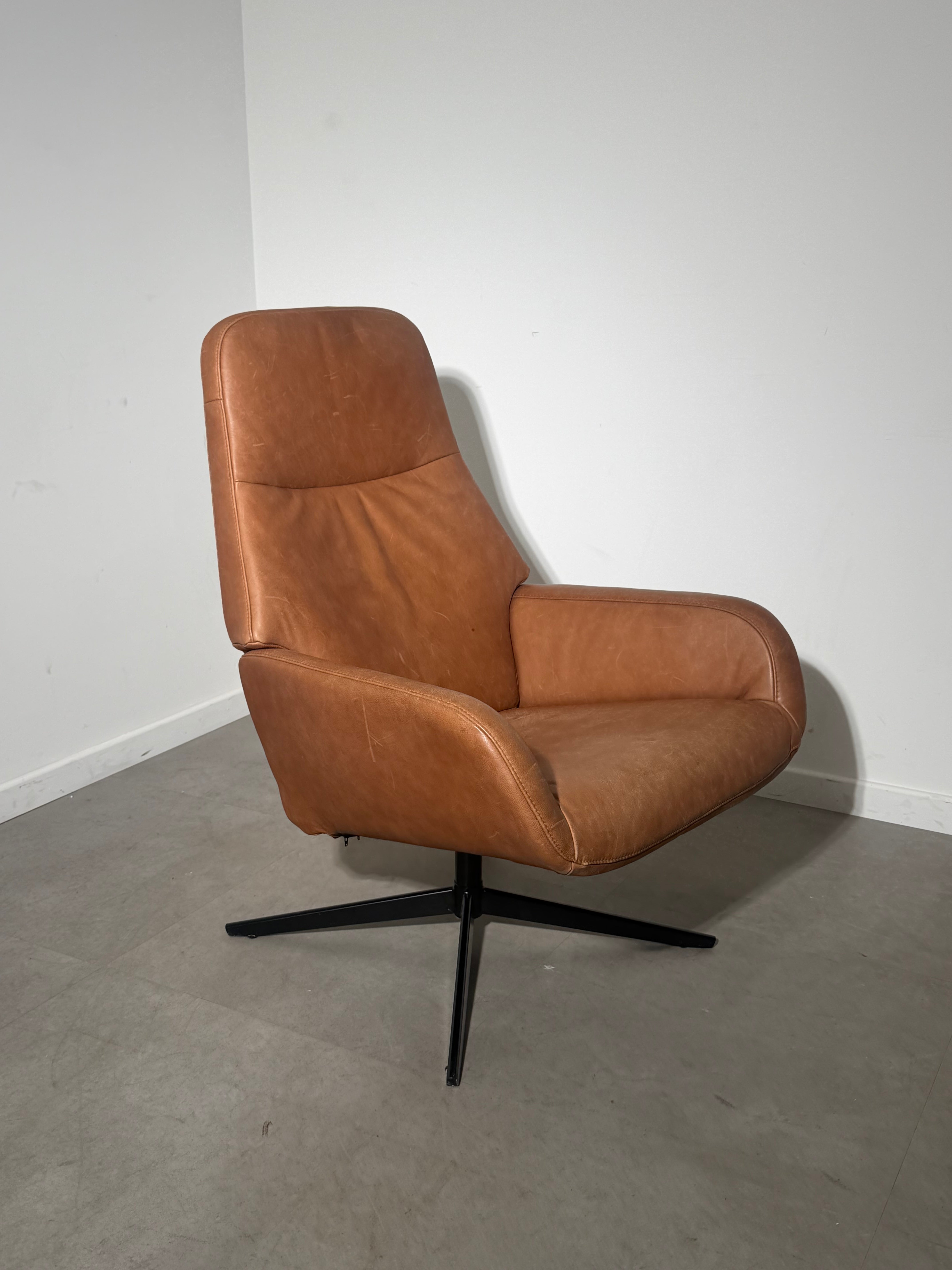 Montèl Cognac Leather Swivel Relax Armchair