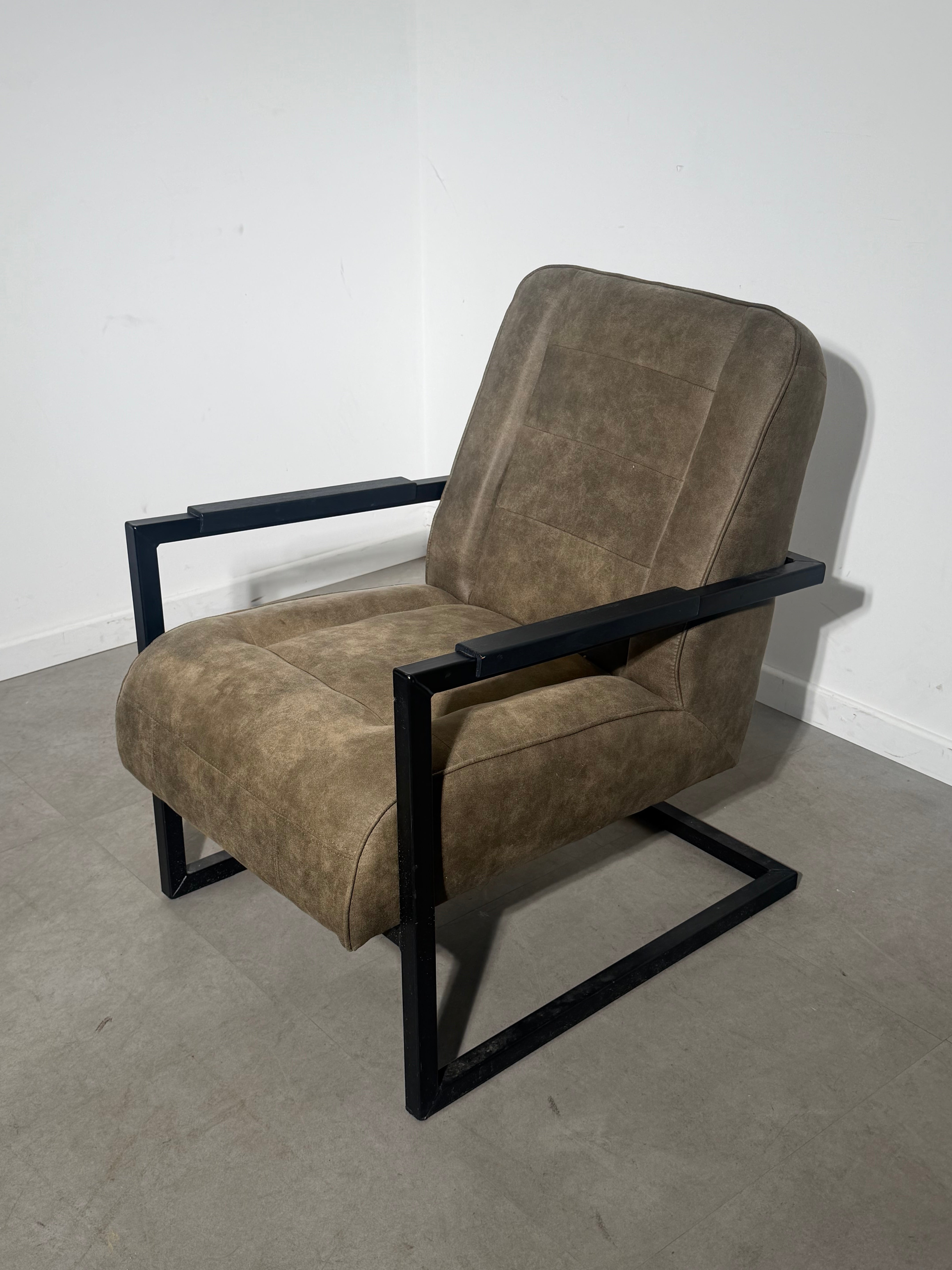 Industrial Lounge Chair – Taupe Upholstery & Black Metal Frame