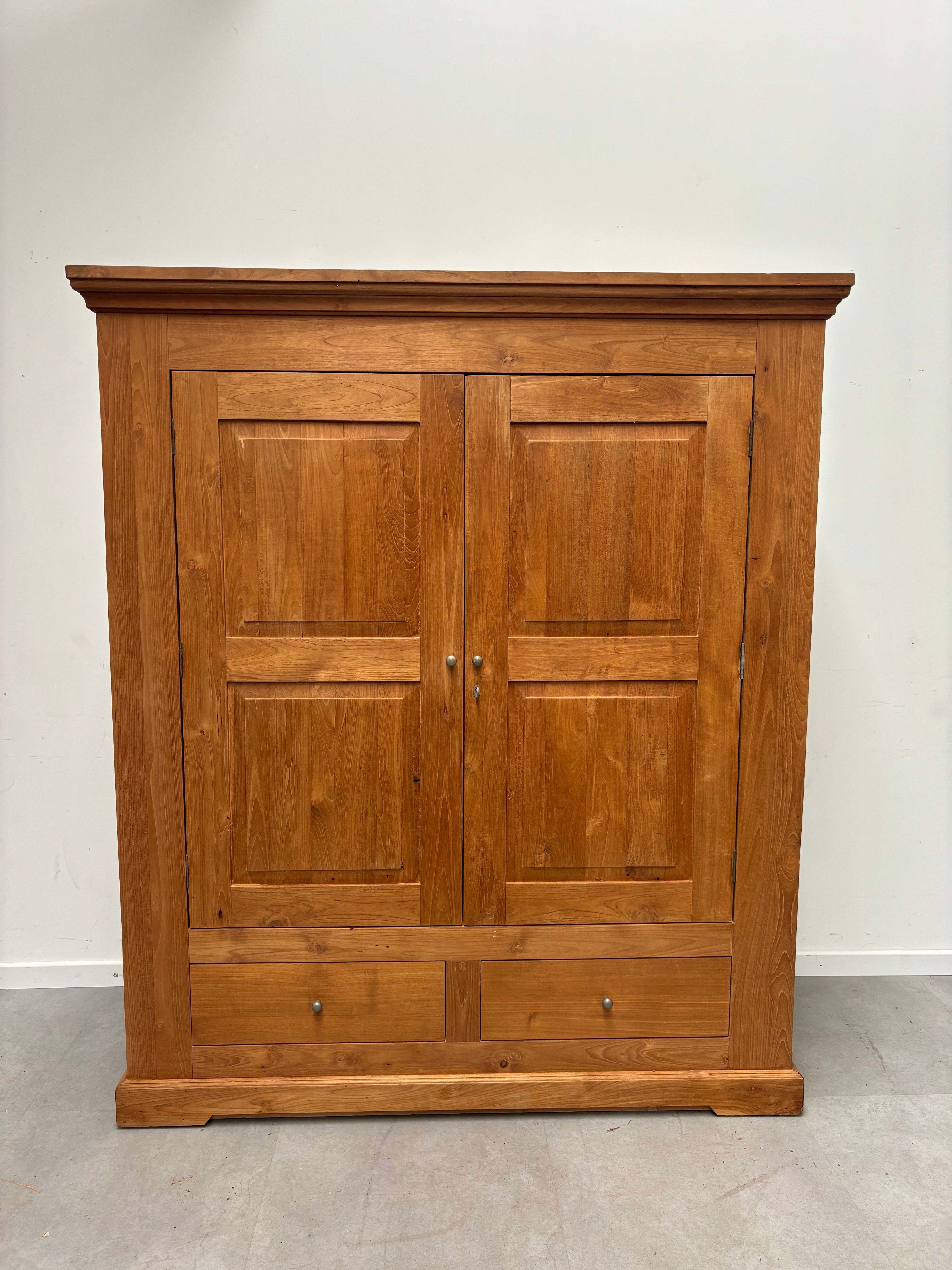 Grand meuble massif en teck