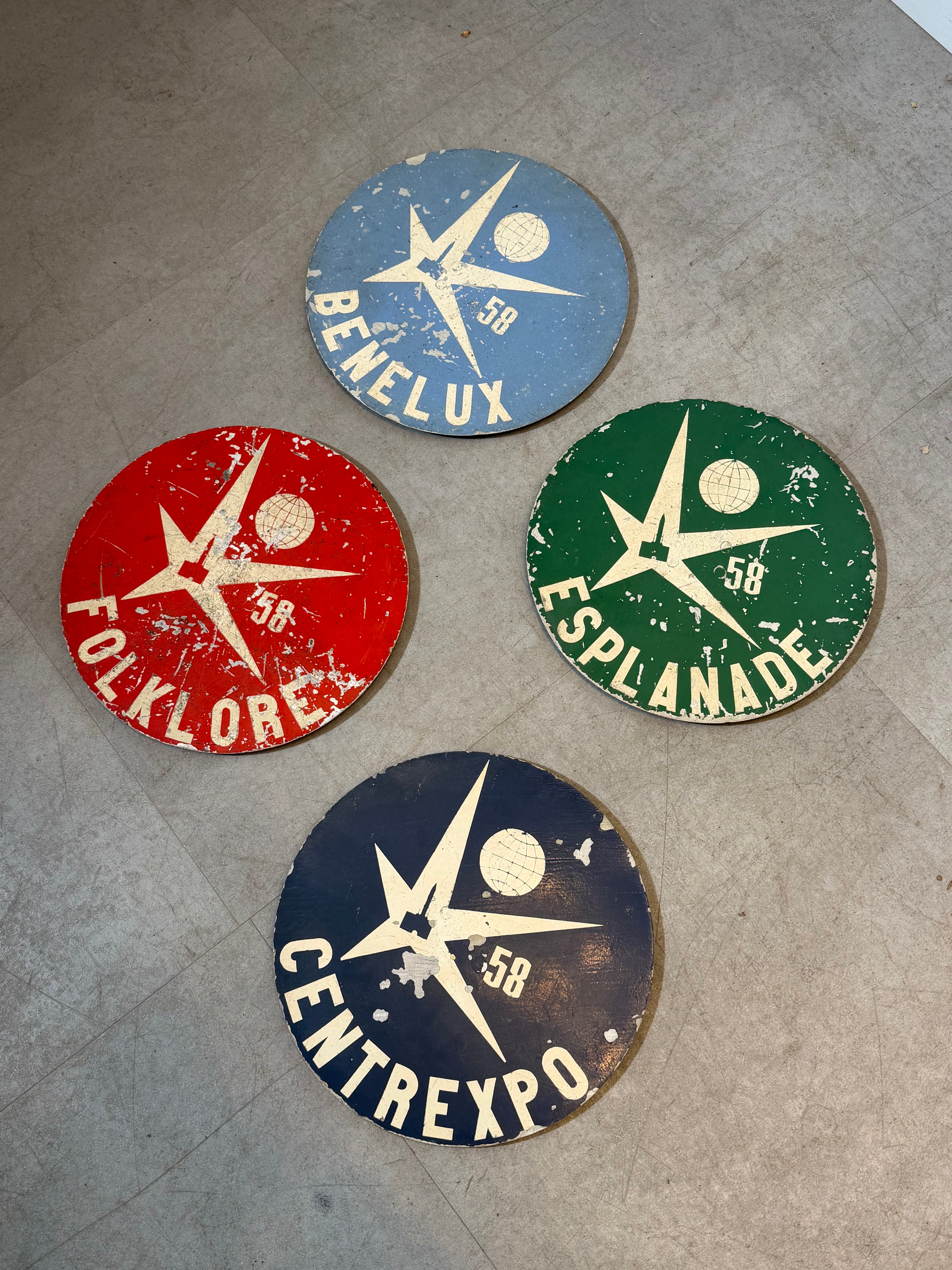 Panneaux ronds originaux de l'Expo 58 (lot de 4)