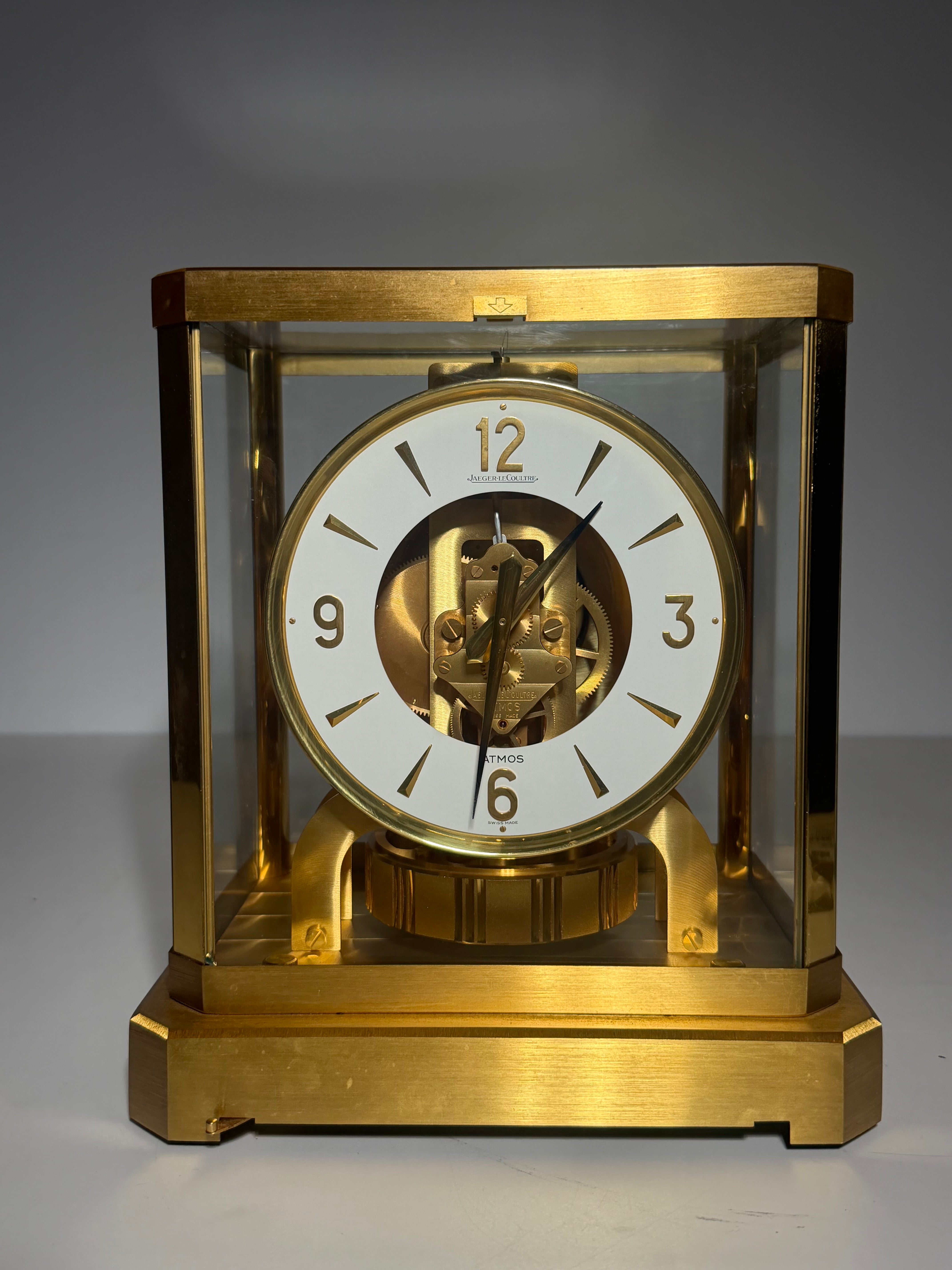 Jaeger-LeCoultre Atmos Calibre 528-8 – Gilt Brass – Swiss Perpetual Motion Clock