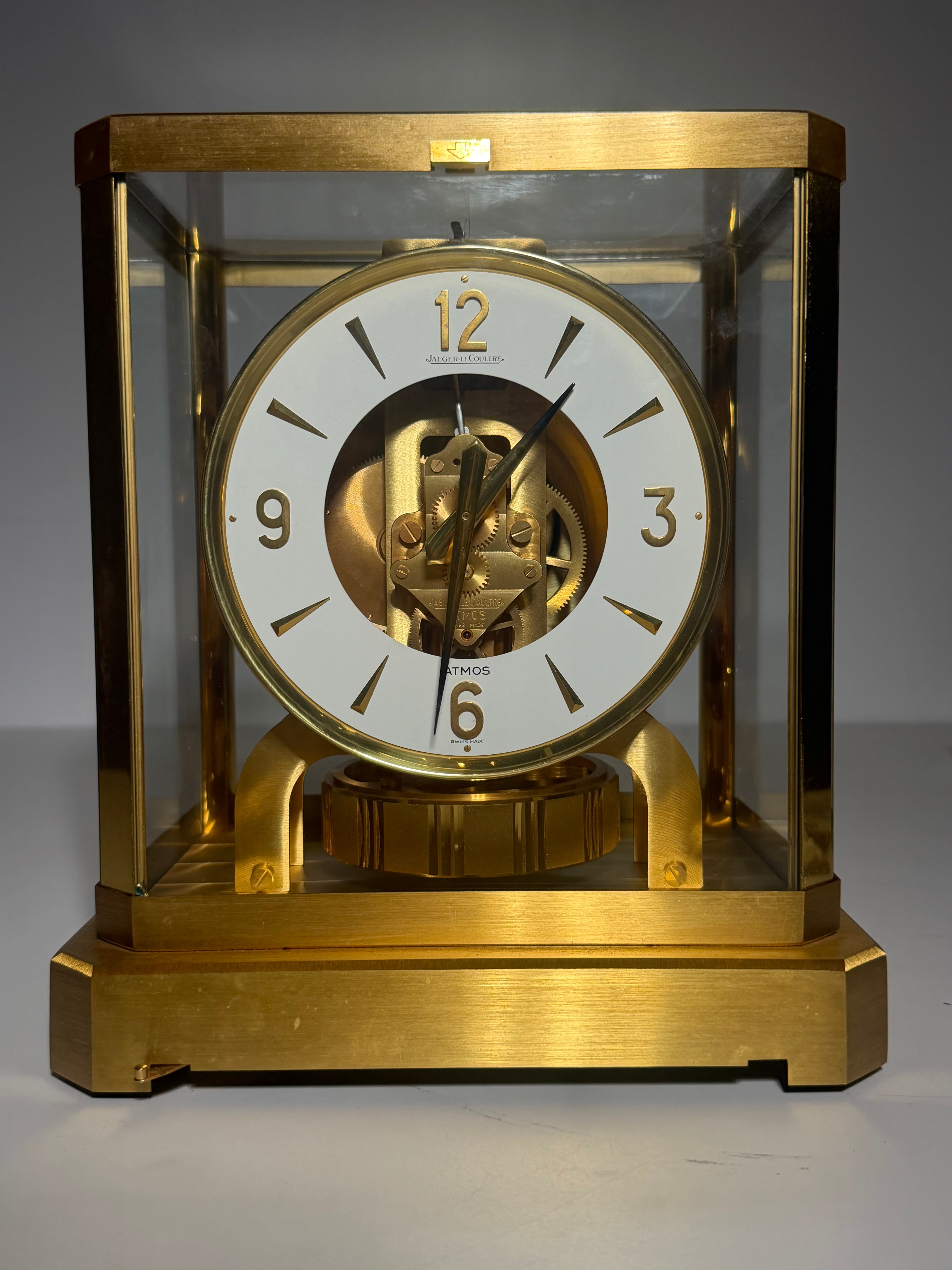 Jaeger-LeCoultre Atmos Calibre 528-8 – Gilt Brass – Swiss Perpetual Motion Clock
