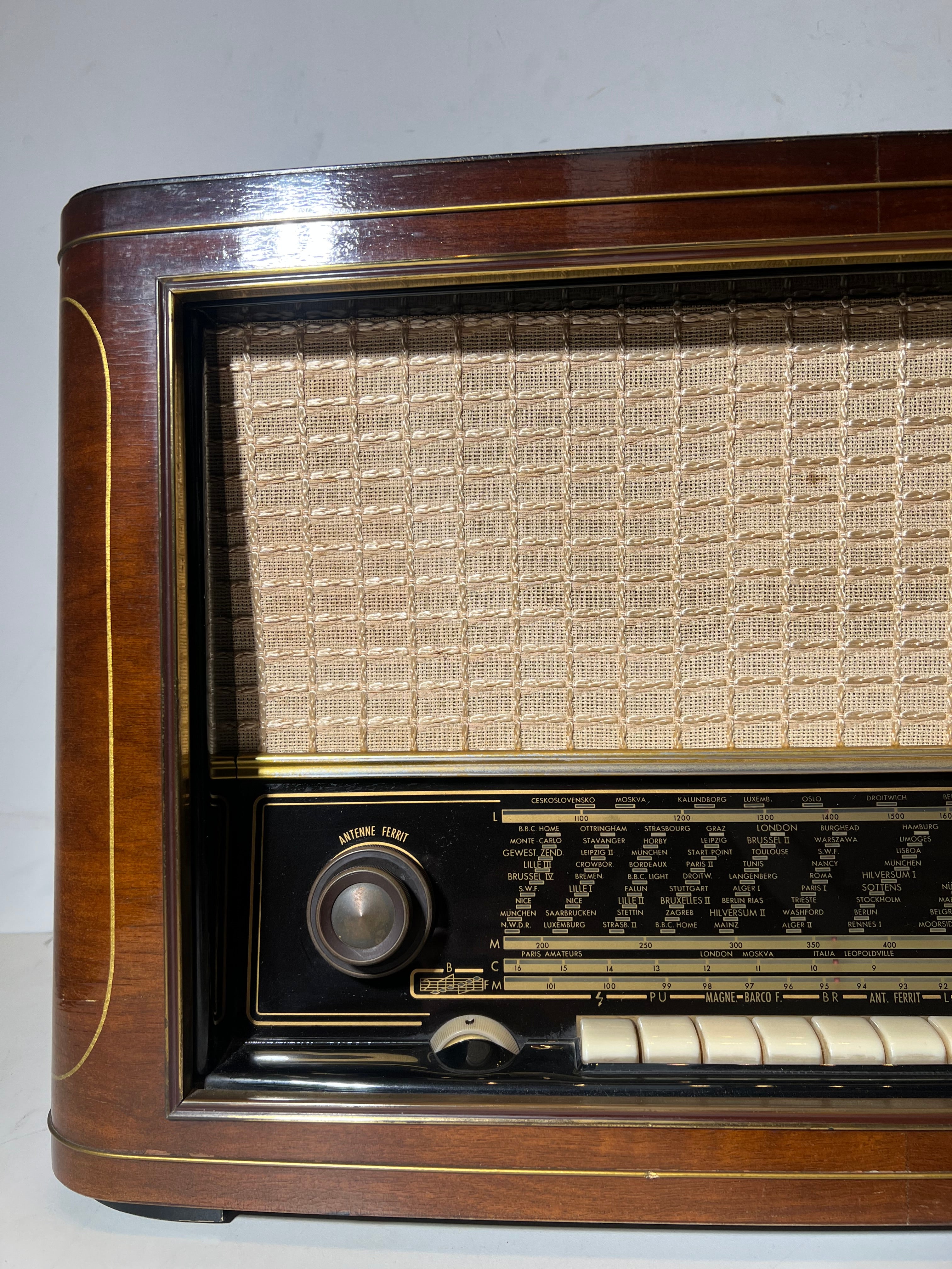 Vintage Barco Tube Radio – Wooden Cabinet – Belgium – 1950s