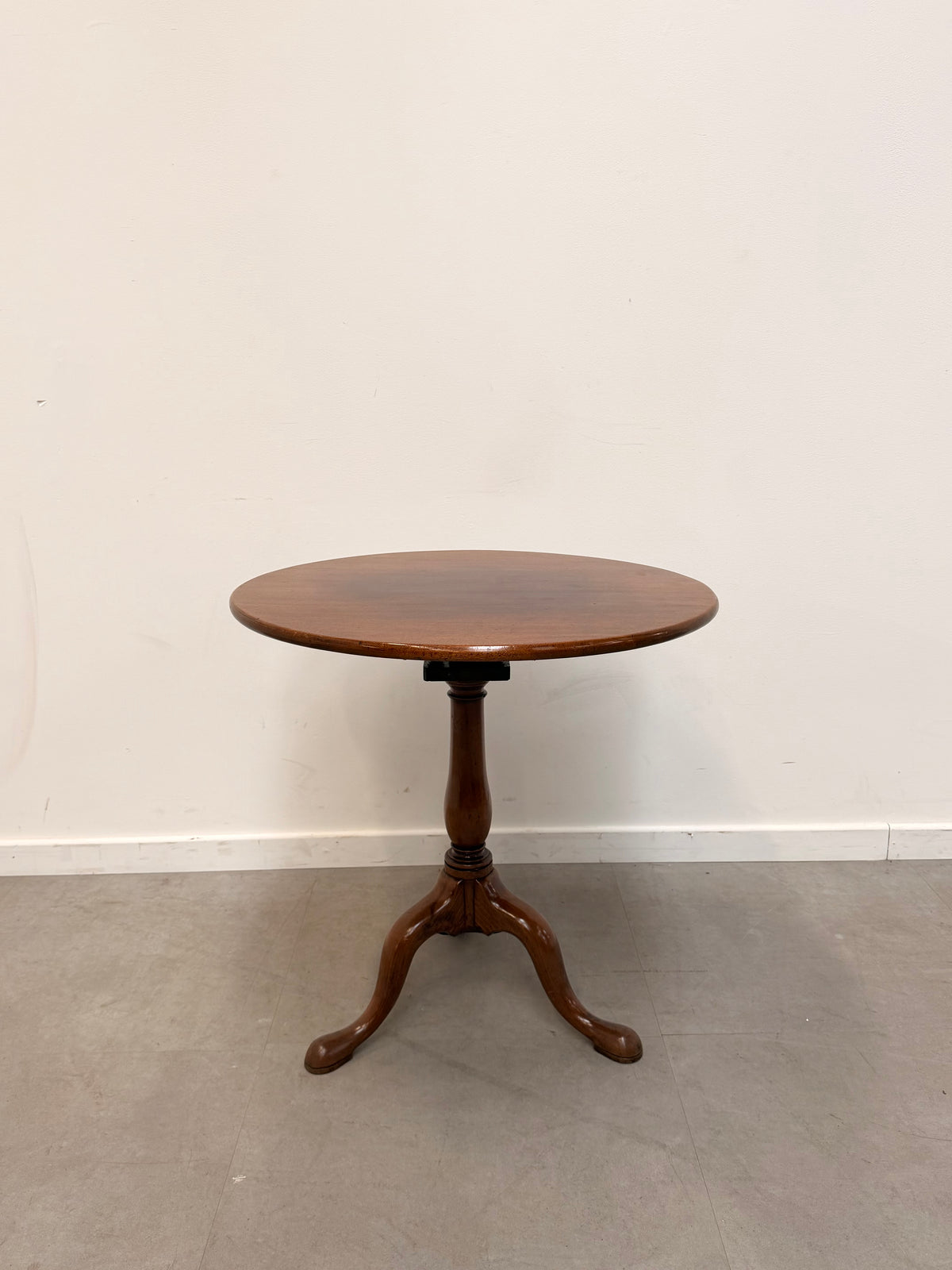 Antique Tilt-Top Pedestal Table