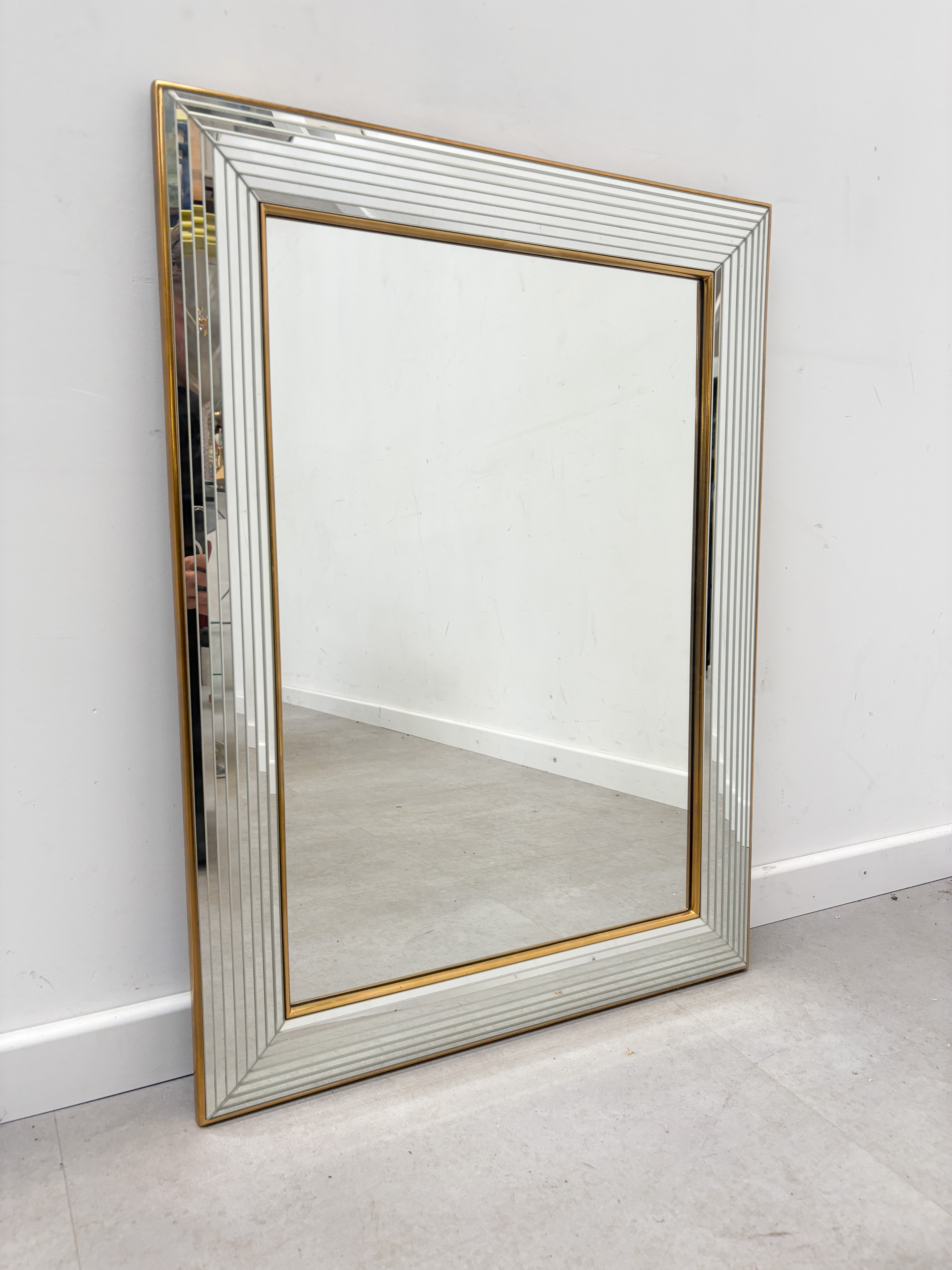 Mirror Deknudt Disco