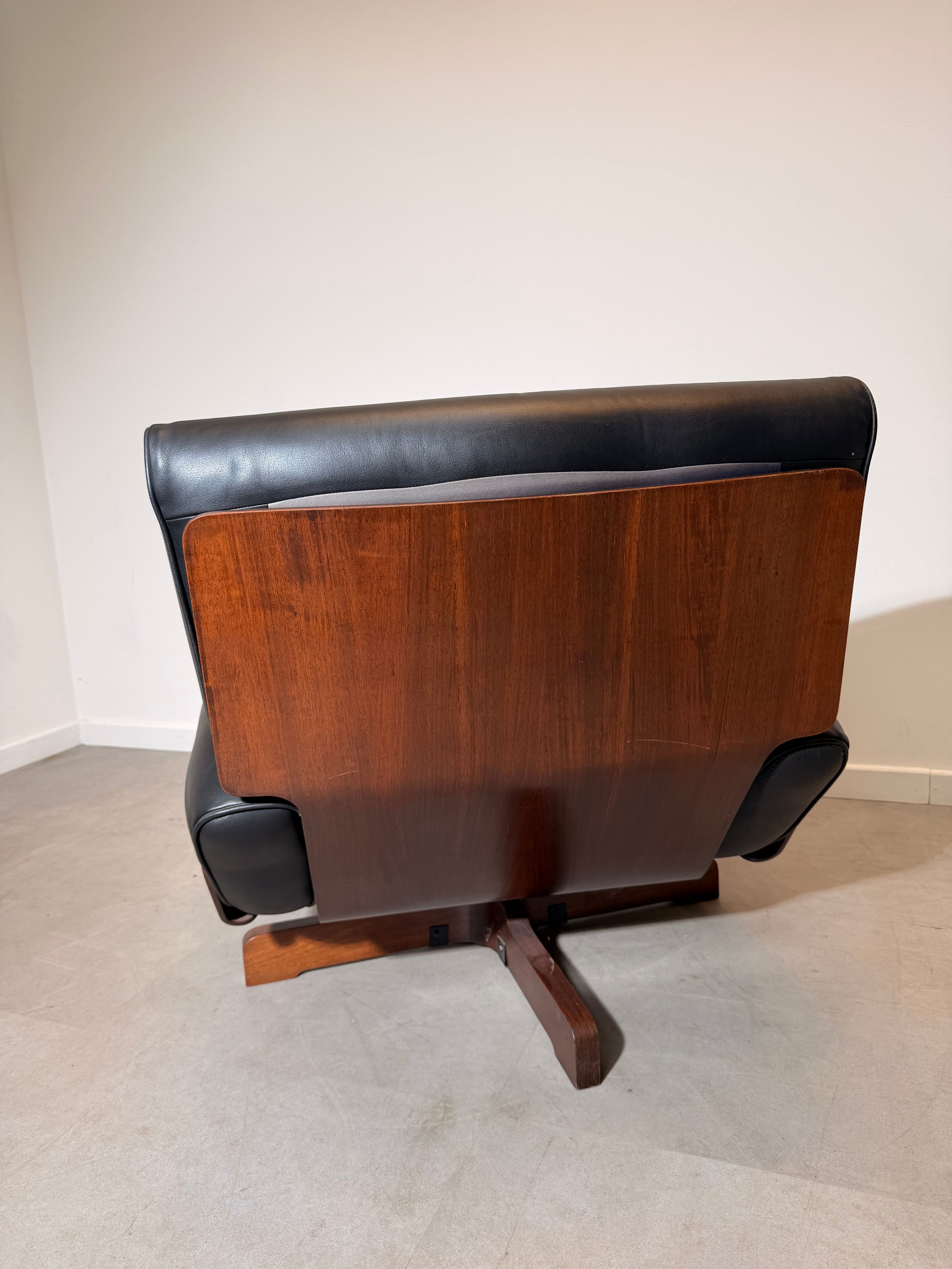 Menilo Taro Model 401 Lounge Chair by Cinova, Italy, 1964