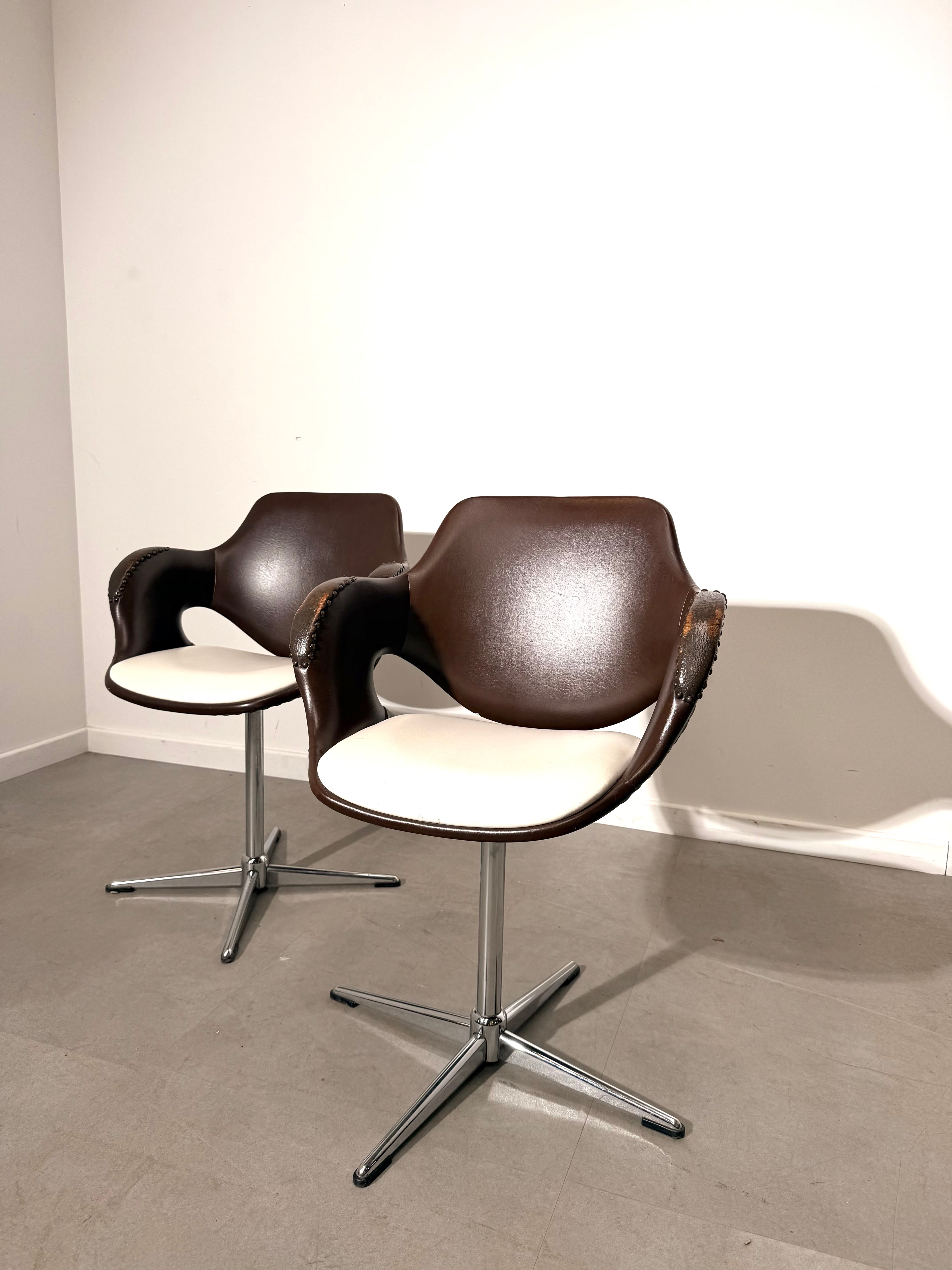 Vintage Leather Swivel Lounge Chair