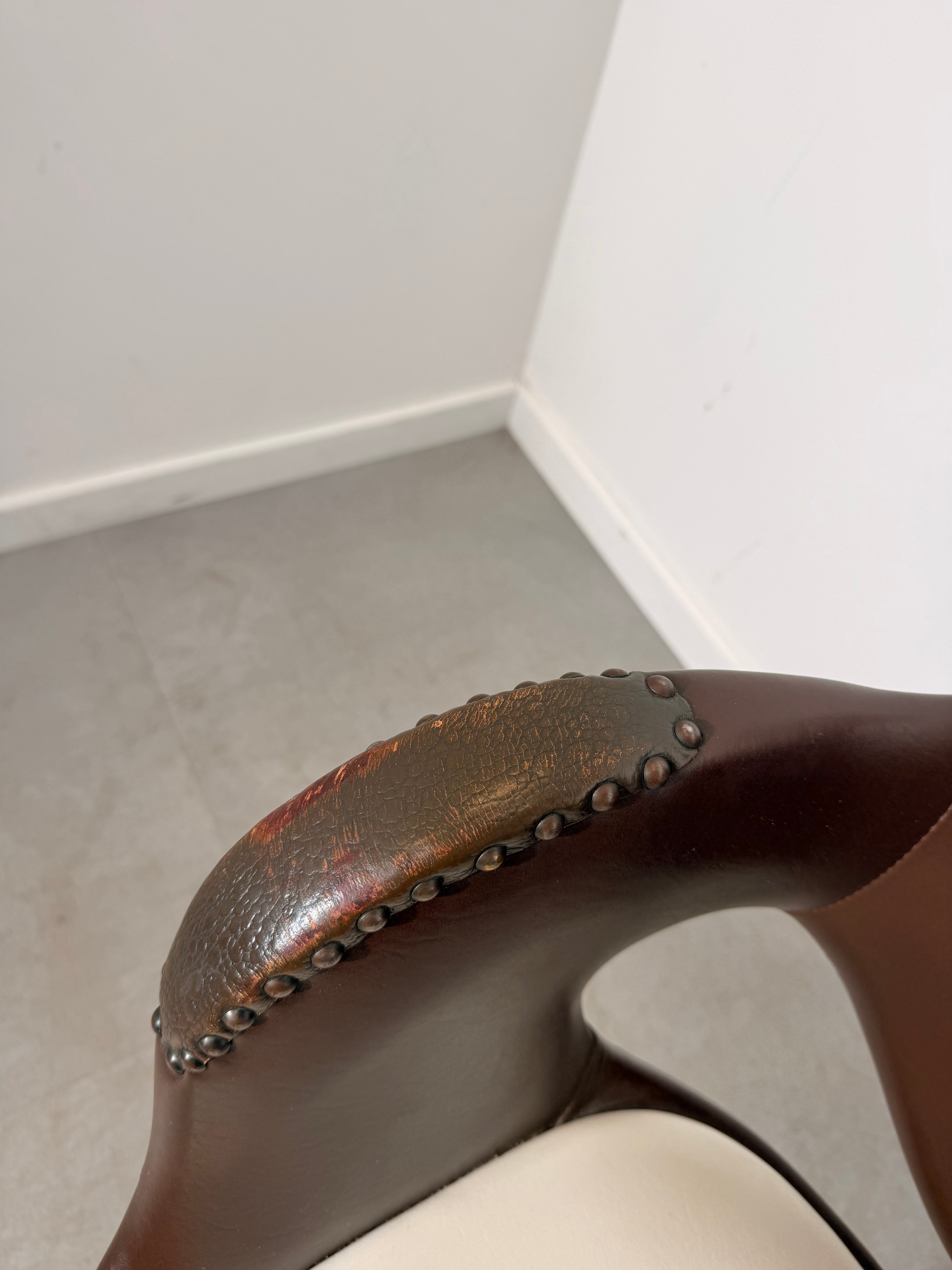 Vintage Leather Swivel Lounge Chair