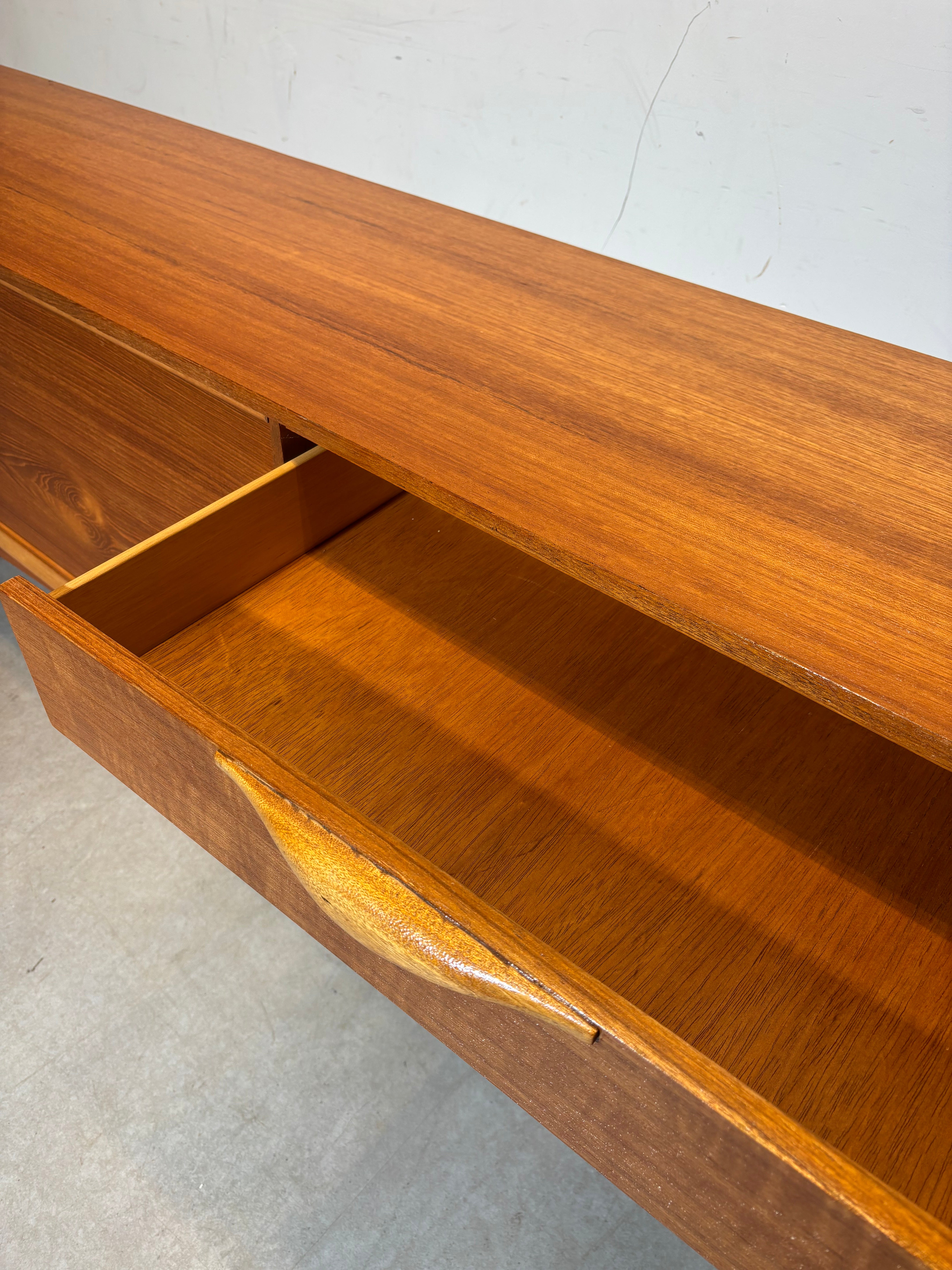 Buffet vintage Jentique