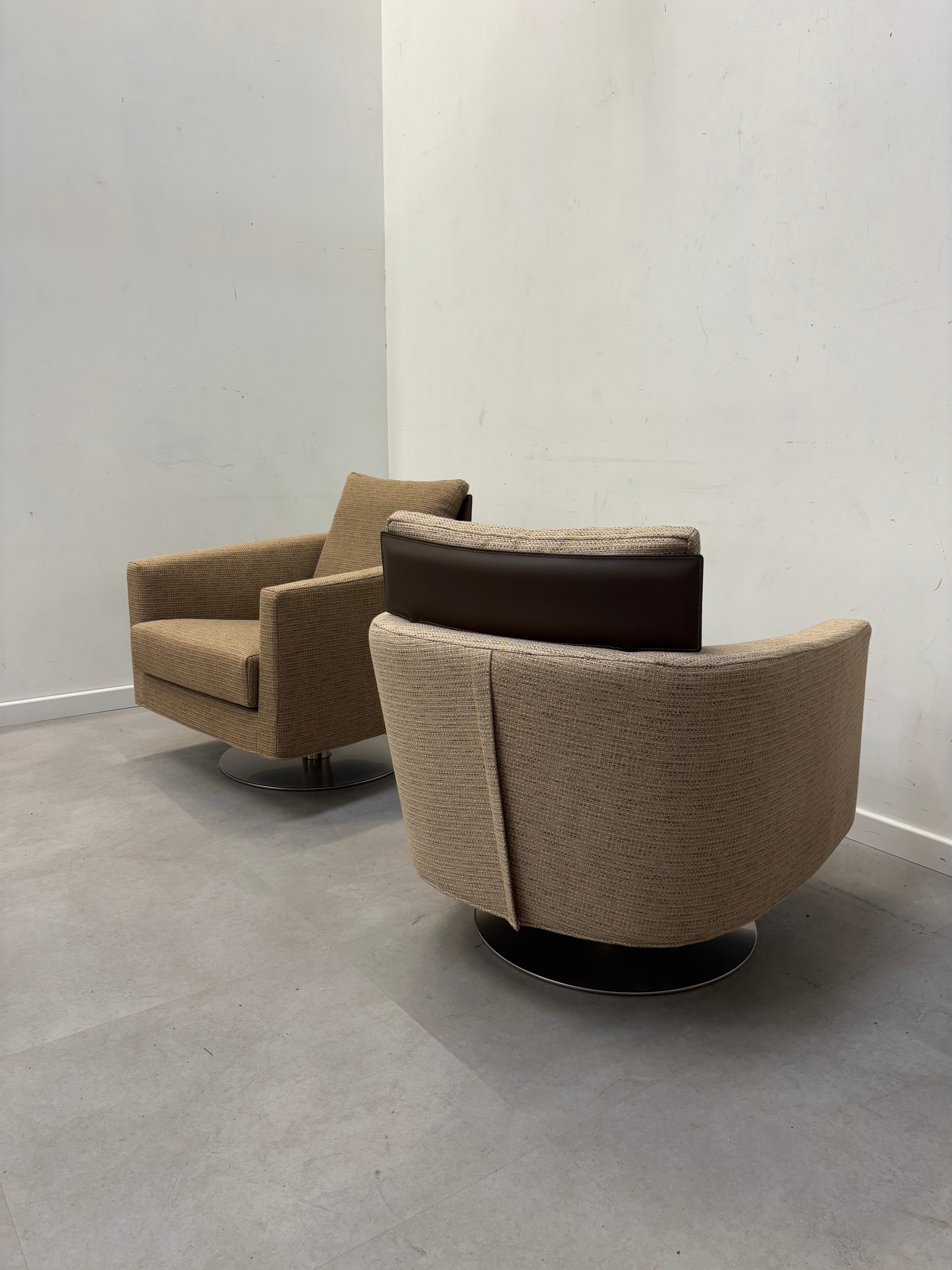 Swivel armchair by Joquer