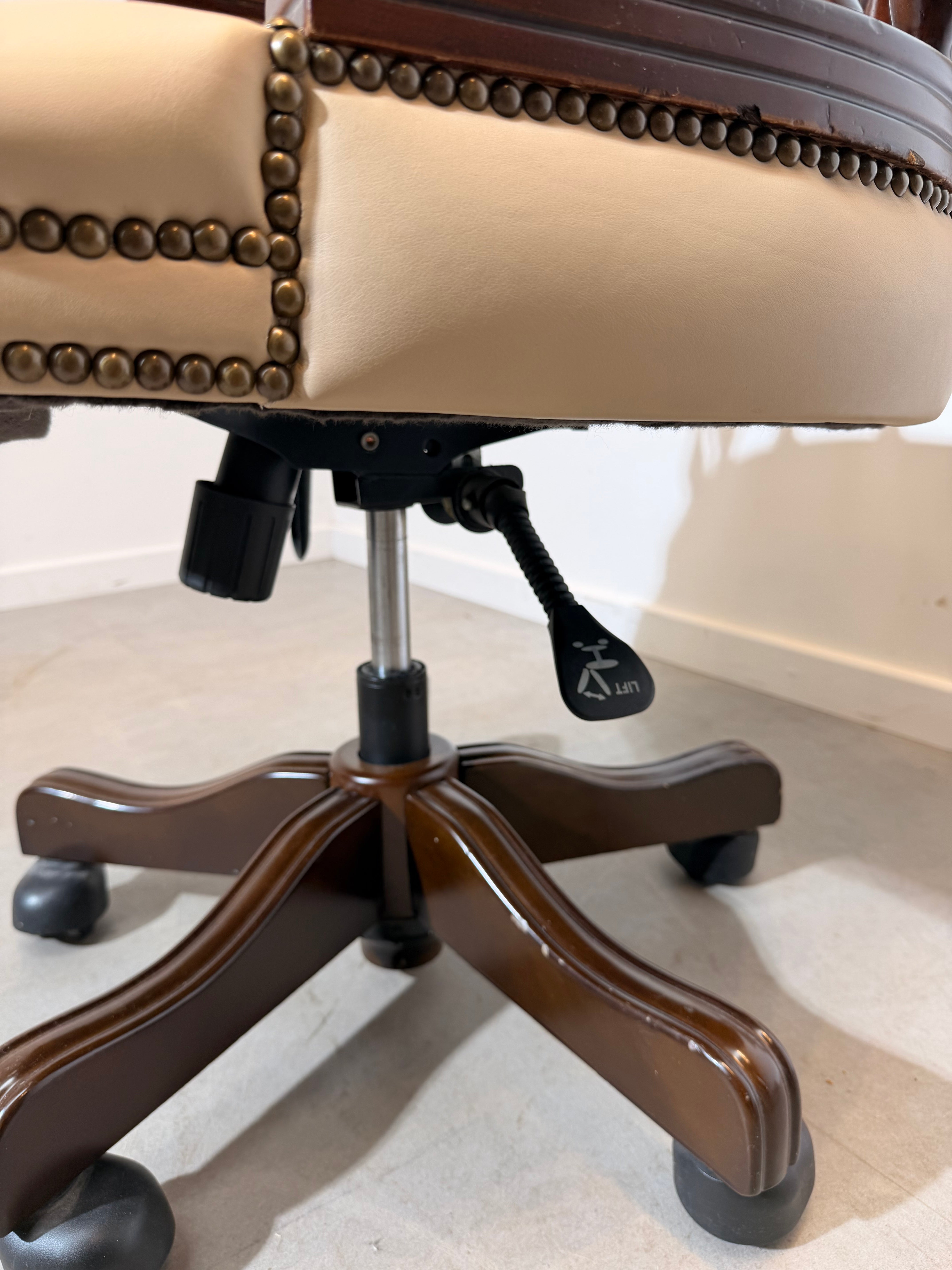 Chesterfield Style Executive Office Chair