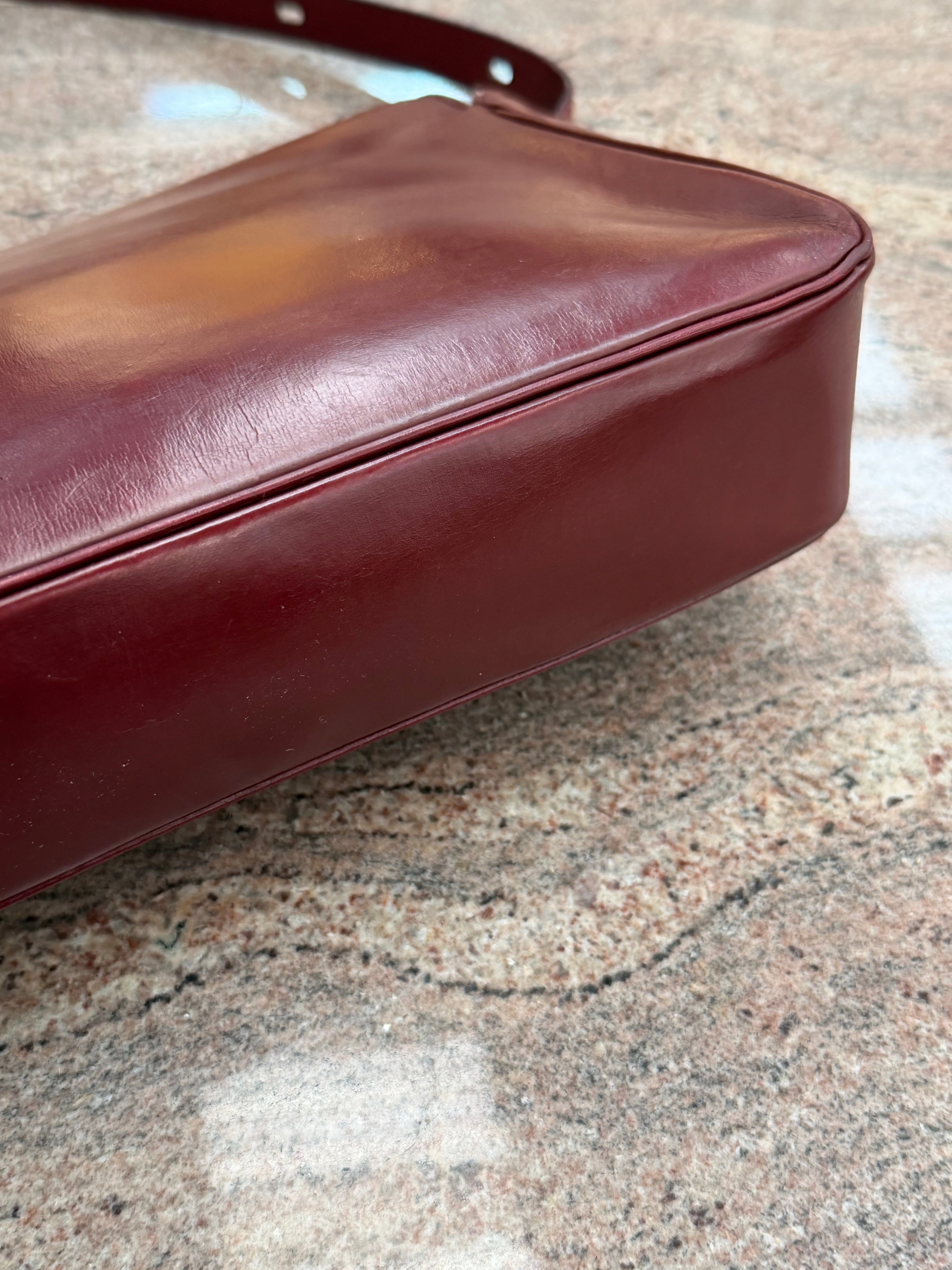 Delvaux Vintage Bourgogne Crossbody Bag – Leather – With Mirror – 27 x 20 cm