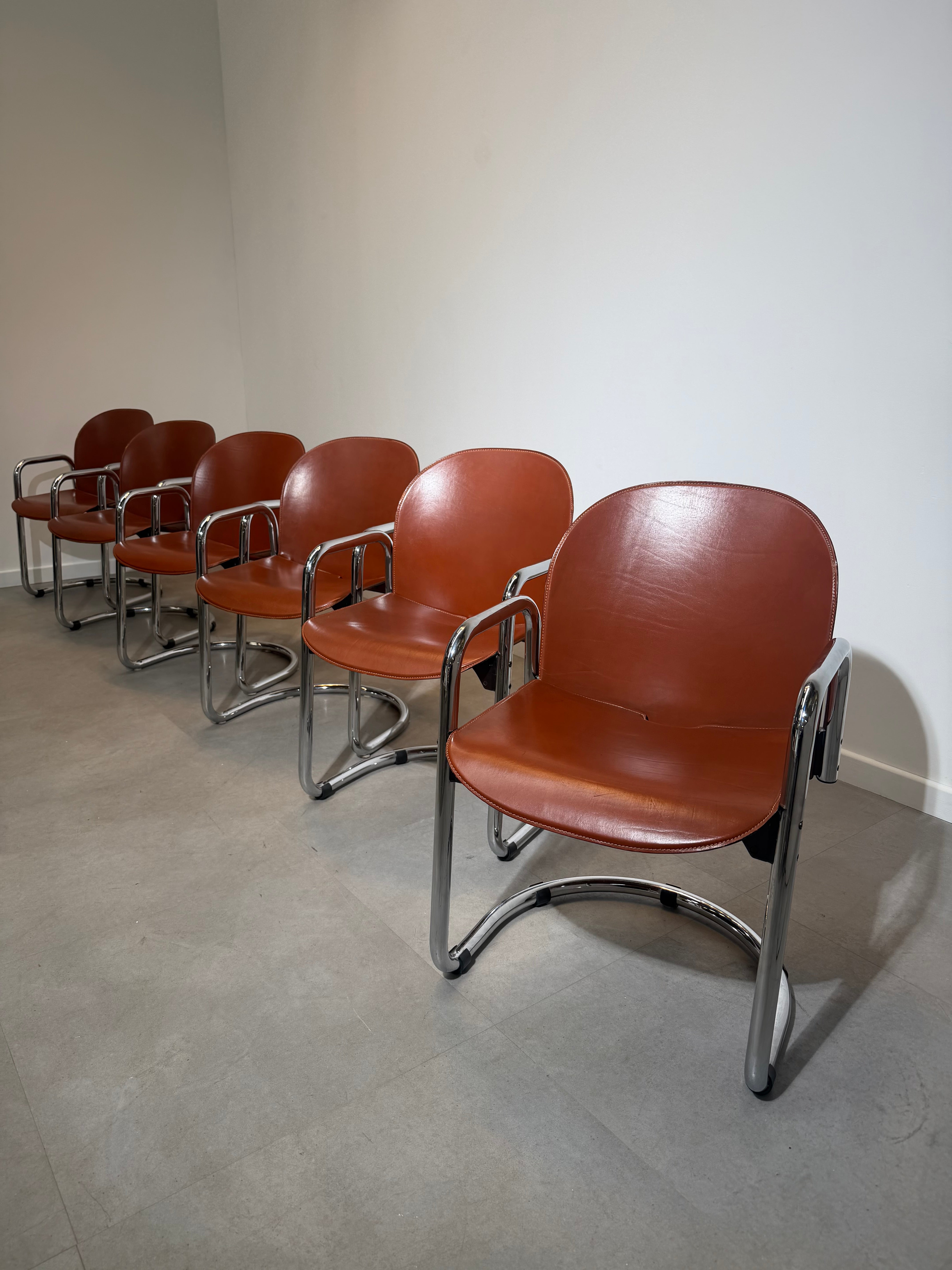 *Set of 6 “Dialogo Dessau” Chairs by Tobia & Afra Scarpa for C&B Italia – Cognac Leather Bauhaus Style