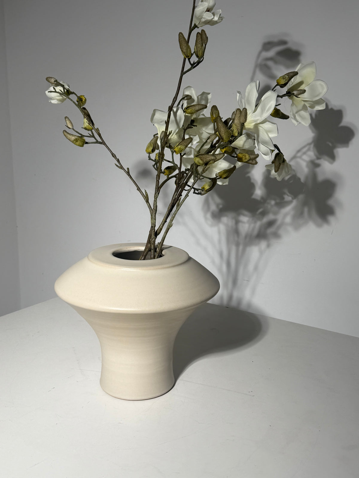 Mobach Ceramic Vase KM175 – Ecru