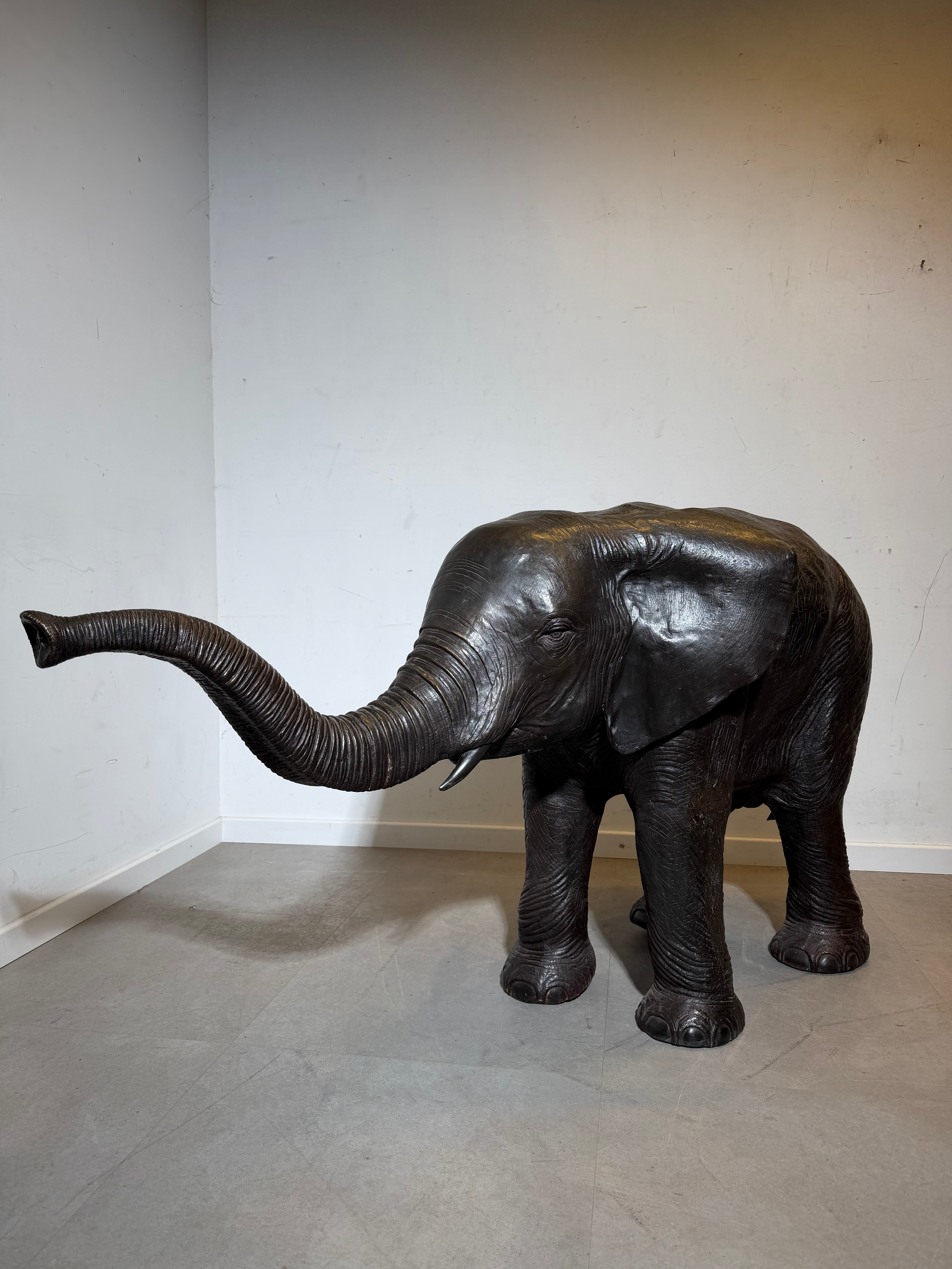 Bronze Baby Elephant Sculpture & Fountain