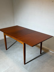 Meredew Rectangular Extendable Teak Dining Table – Mid-Century Modern