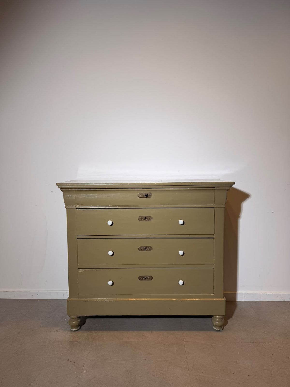 Olive Green Painted Chest of Drawers — 120 × 106 × 47 cm