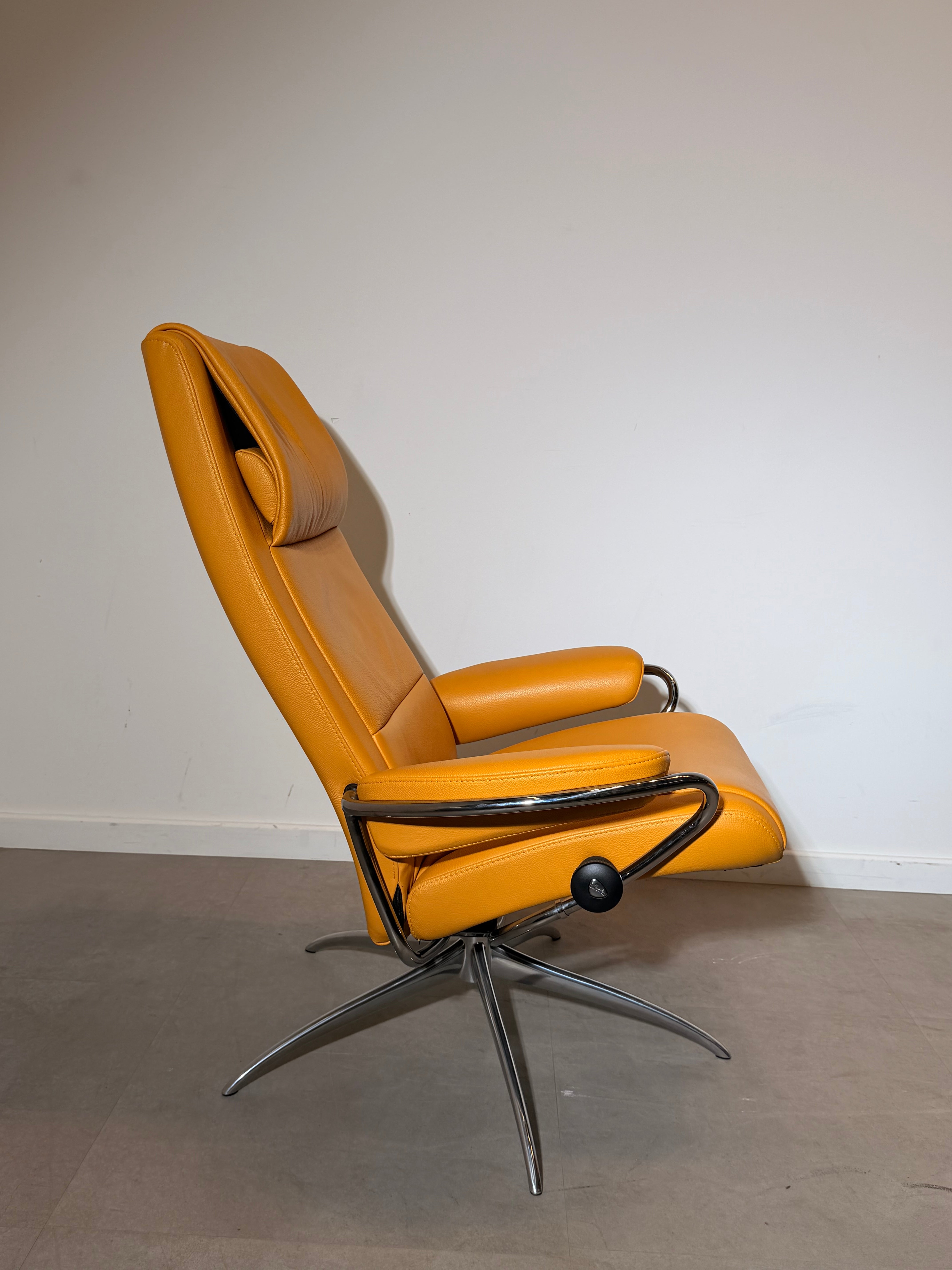 Stressless City Recliner with Ottoman – Mustard Yellow Leather