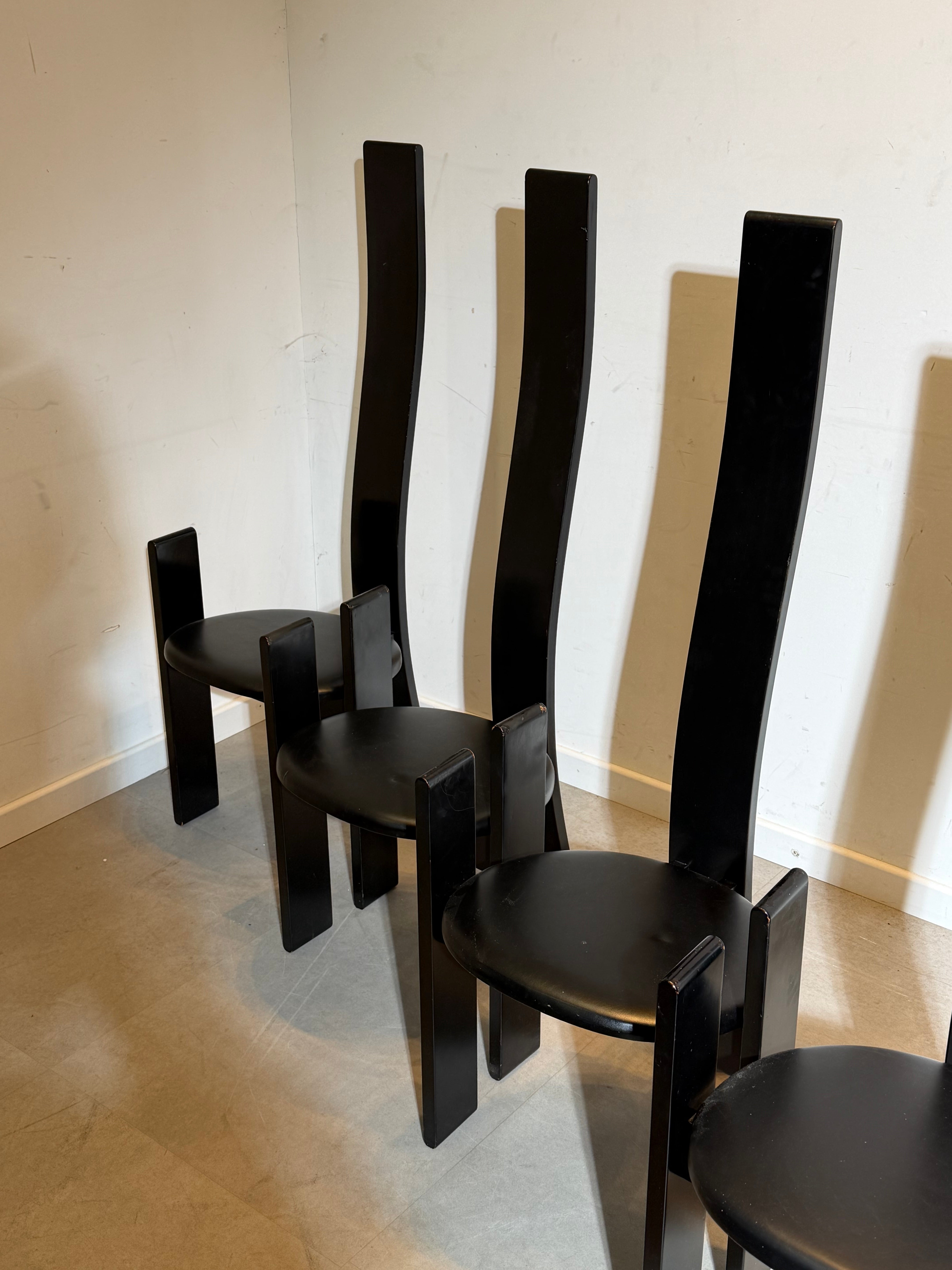 Chaises de design italien à dossier haut – Lot de six (non marquées)