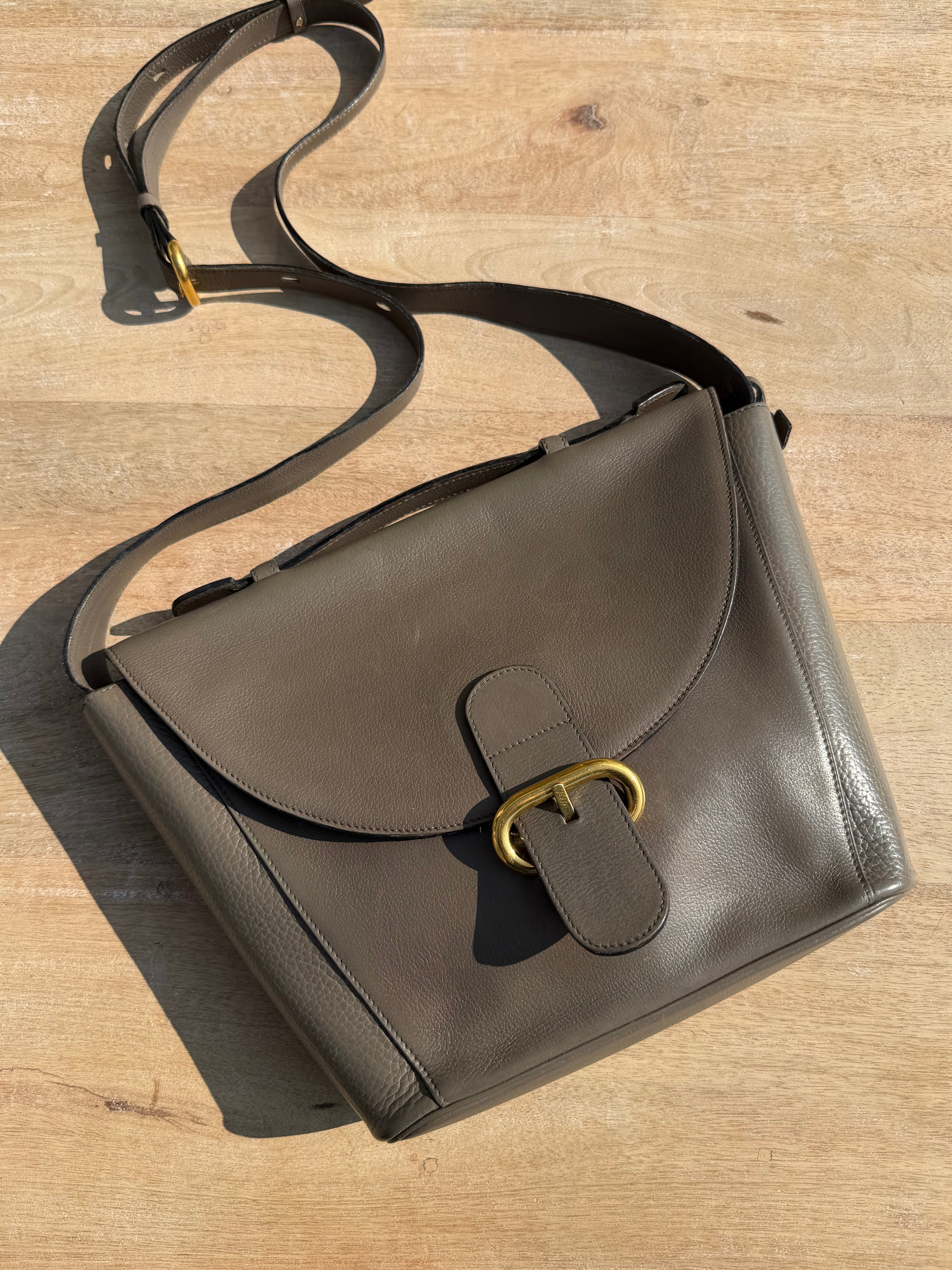 Delvaux Taupe Leather Crossbody Bag – Timeless Elegance – 25 x 33 cm