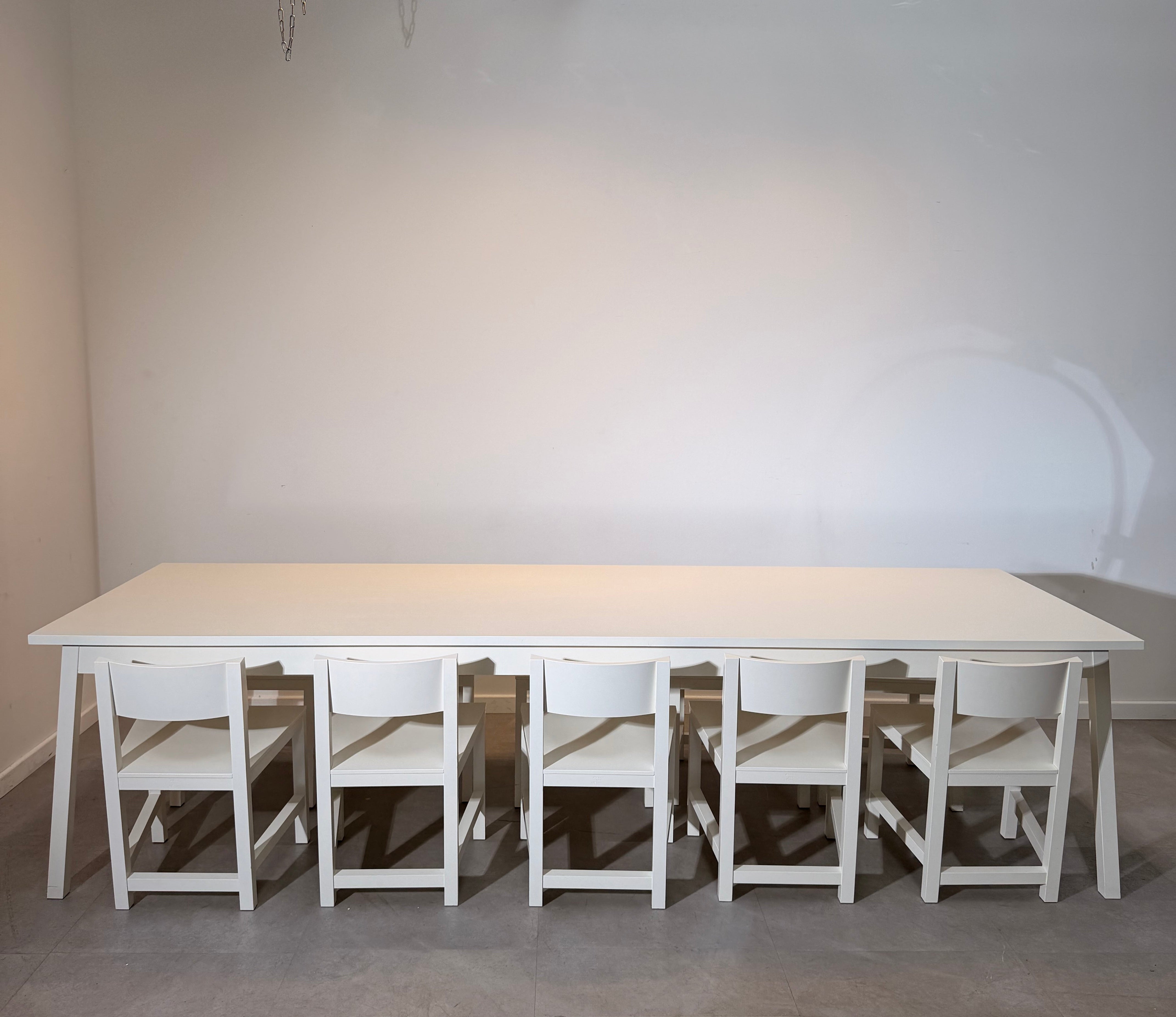 Moooi Shaker Dining Table