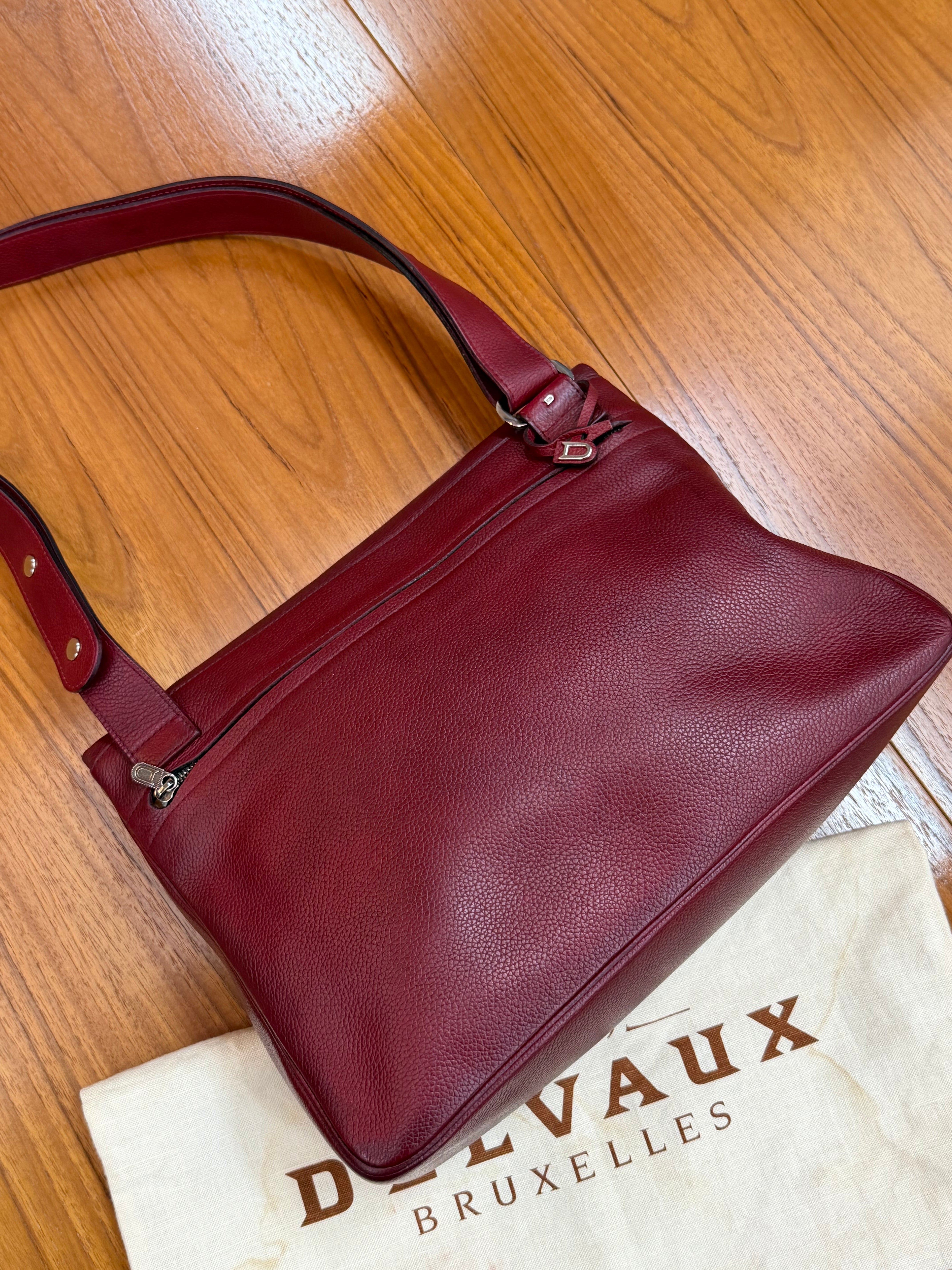 Delvaux Relais Trotteur