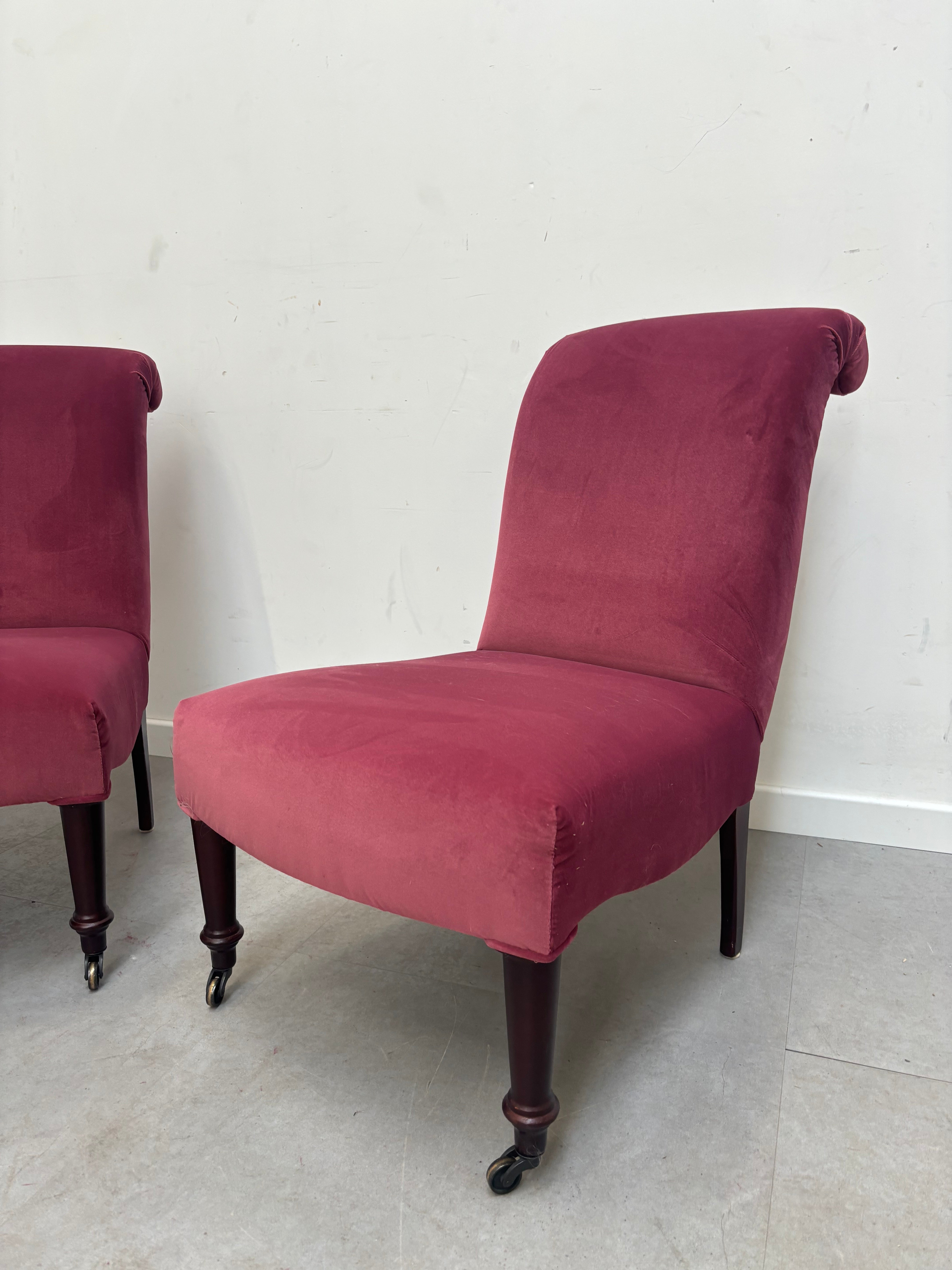 English sidechair with wheels