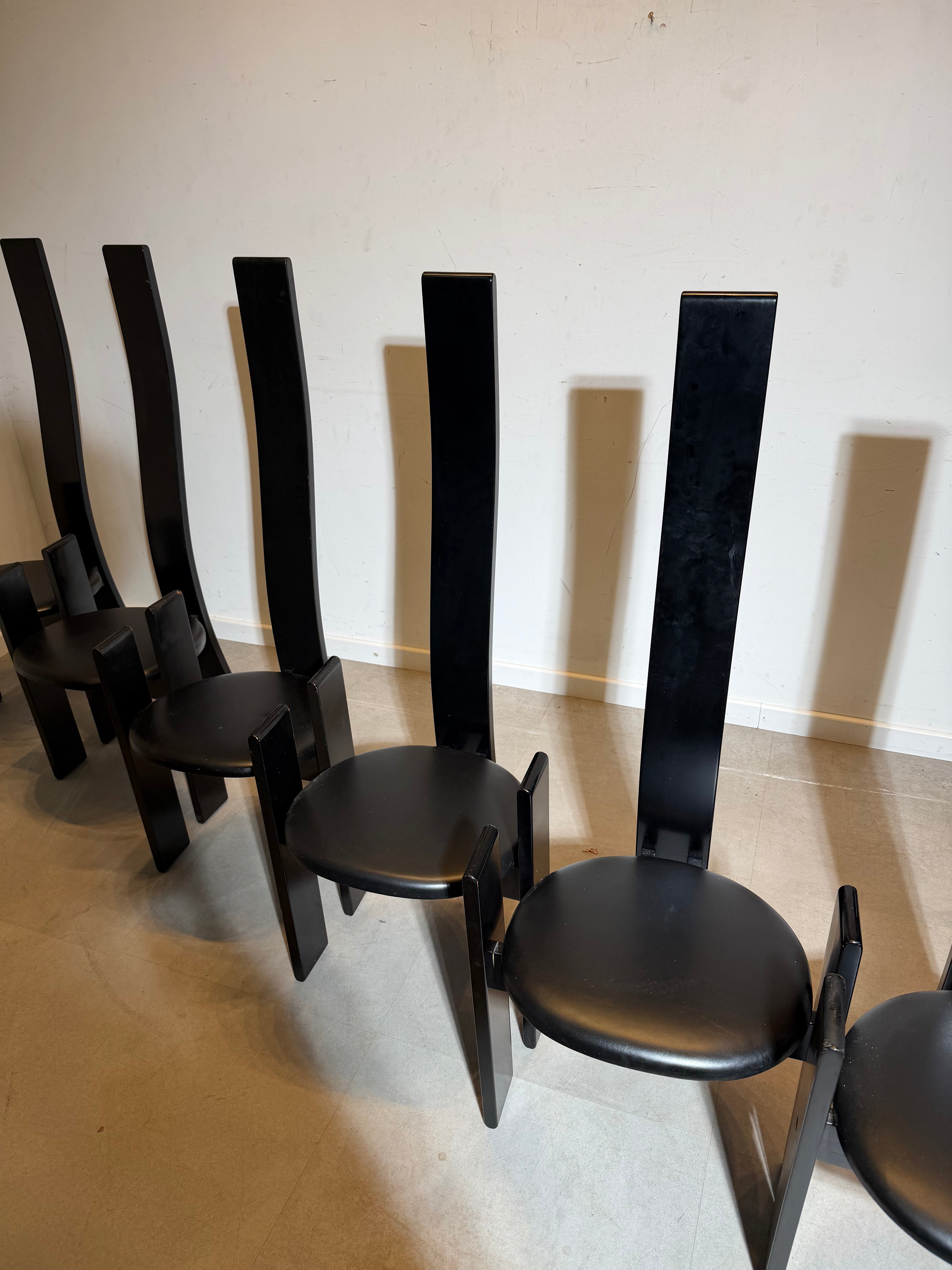 Chaises de design italien à dossier haut – Lot de six (non marquées)