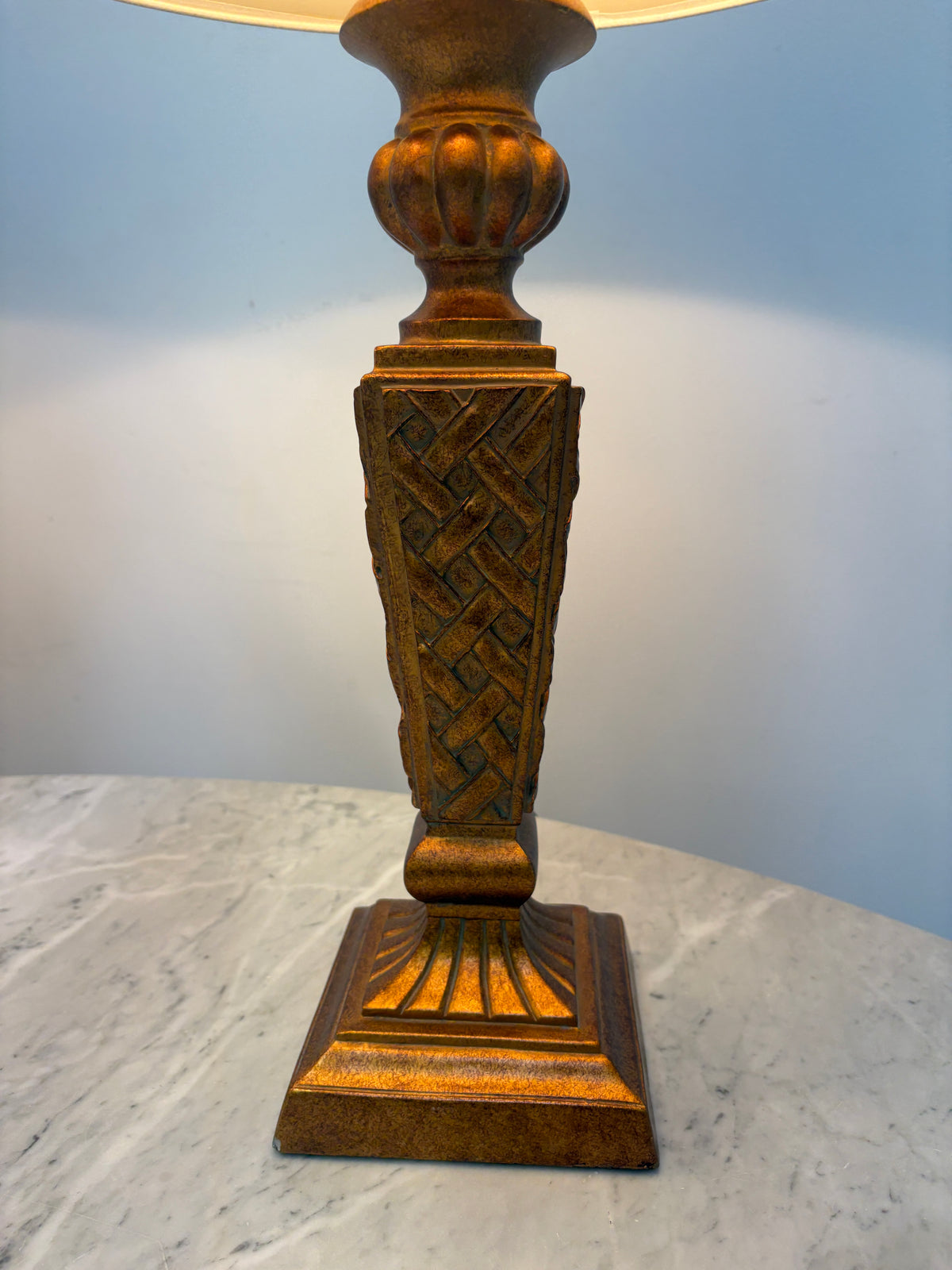 Table lamp Gold finish