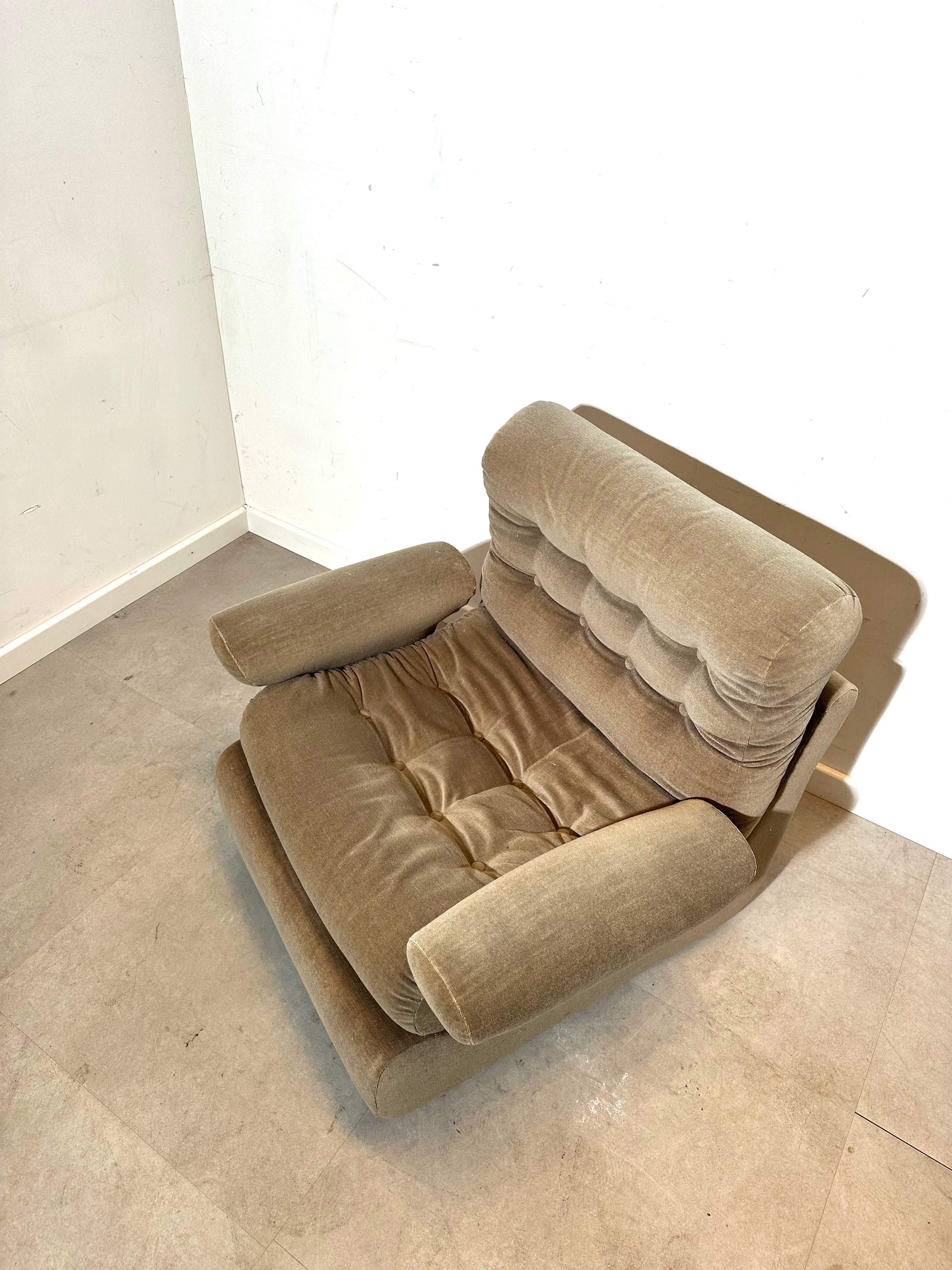 Vintage Lounge Chair Beige