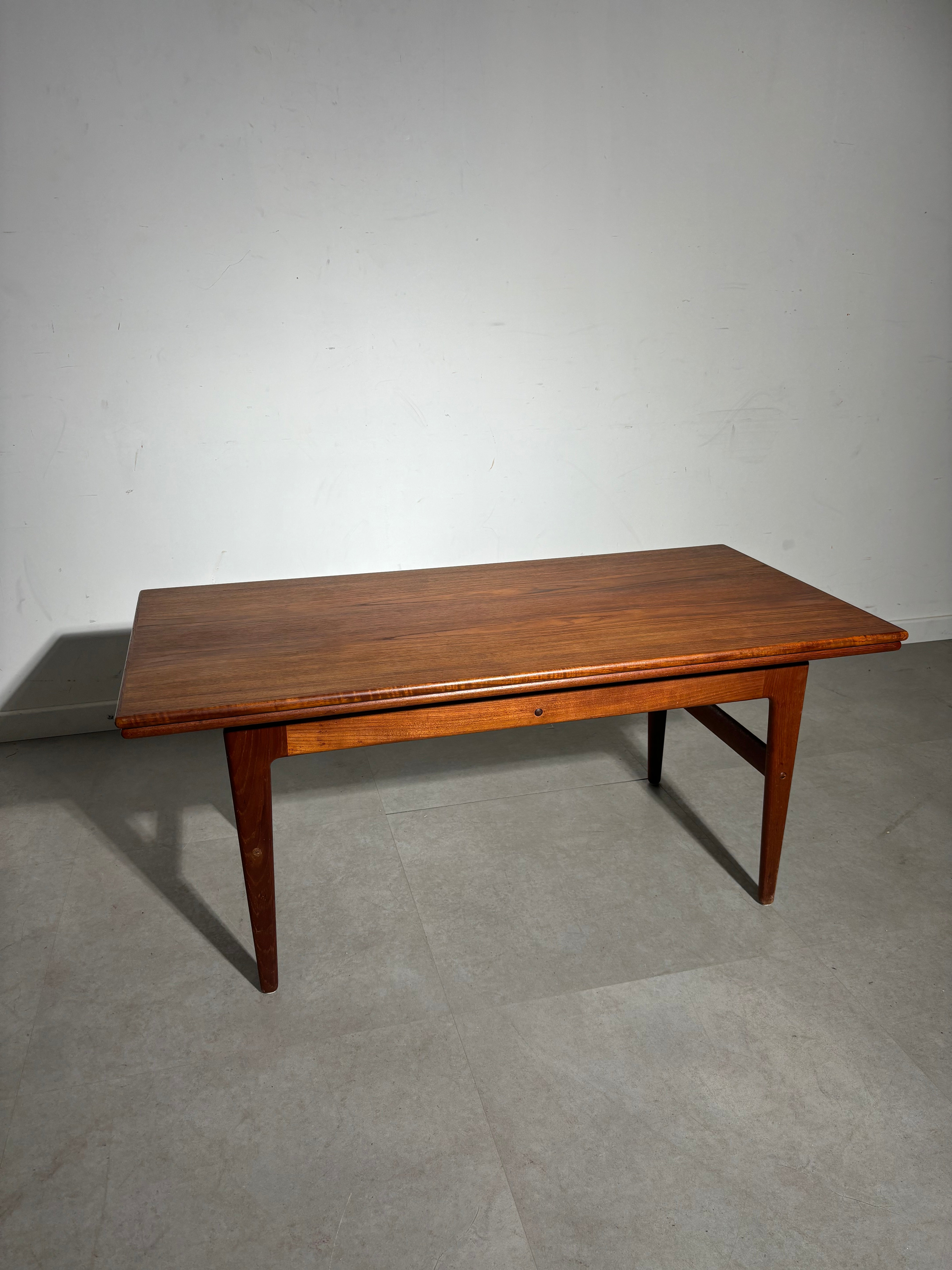 Kai Kristiansen “Lift” Coffee Table for Vildbjerg Møbelfabrik