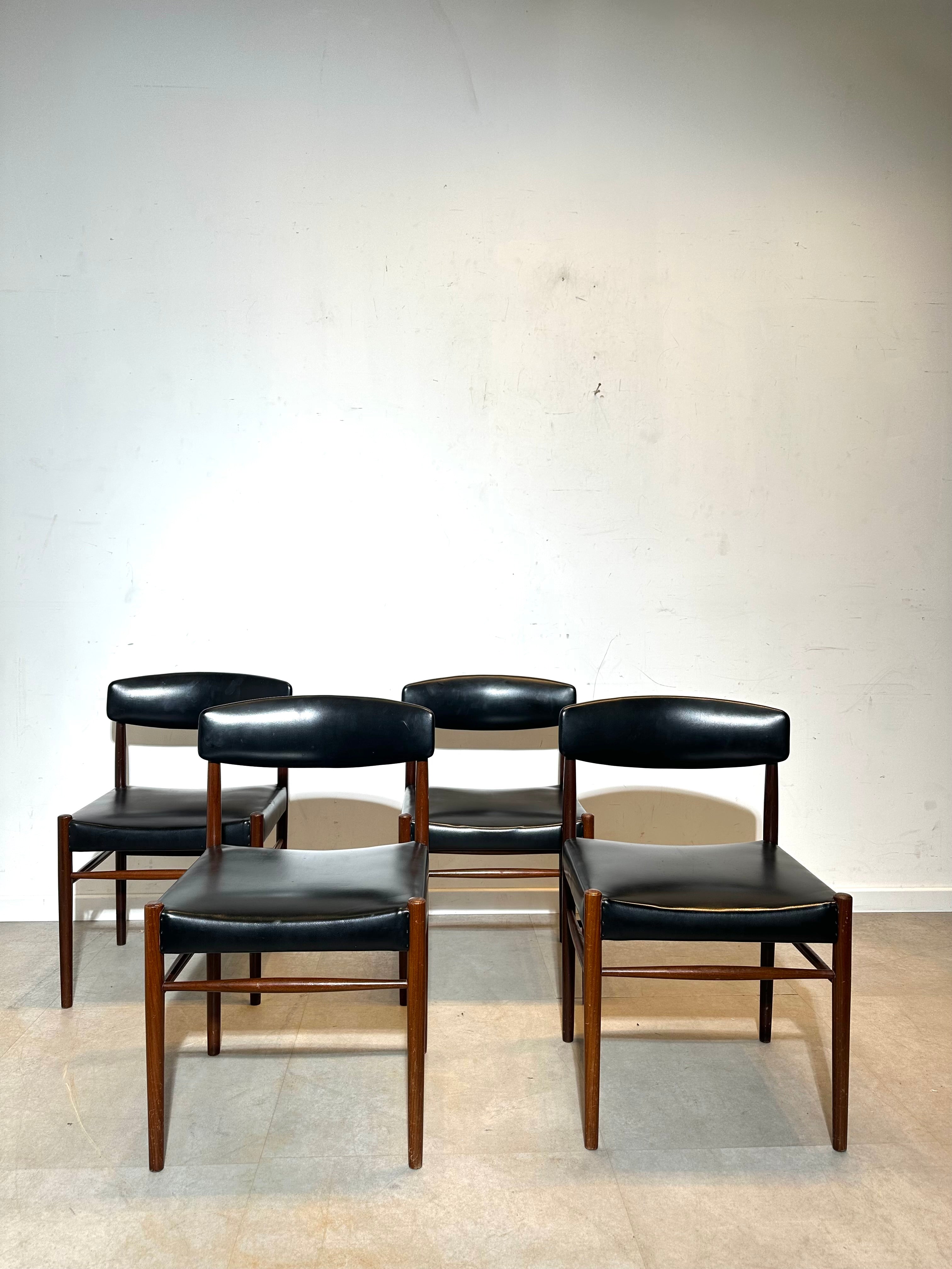 Set of 4 Vintage Dining Chairs skai