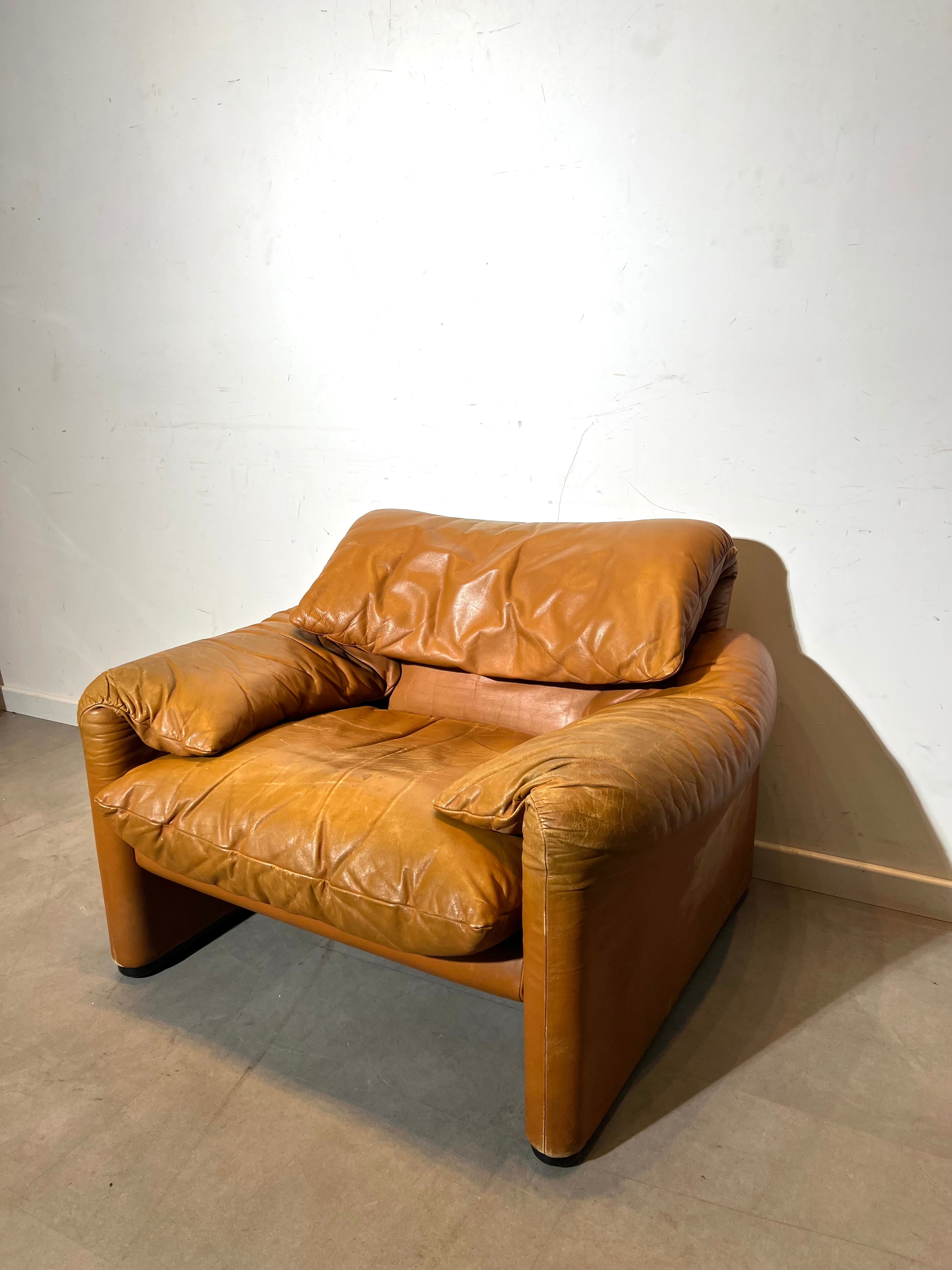 Cassina Maralunga Leather Lounge Chair by Vico Magistretti