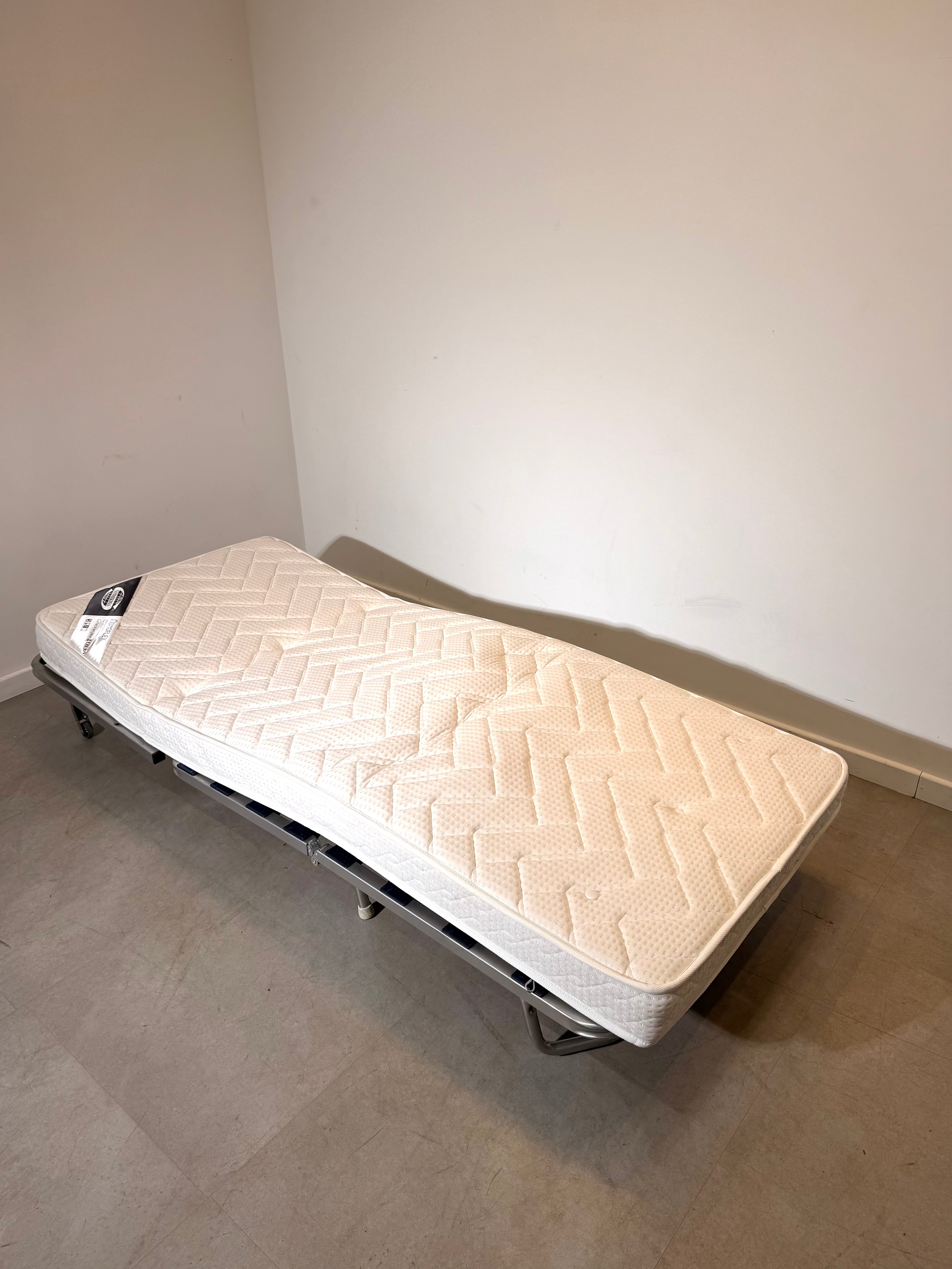 DIVA Lounge Chair / Sofa Bed