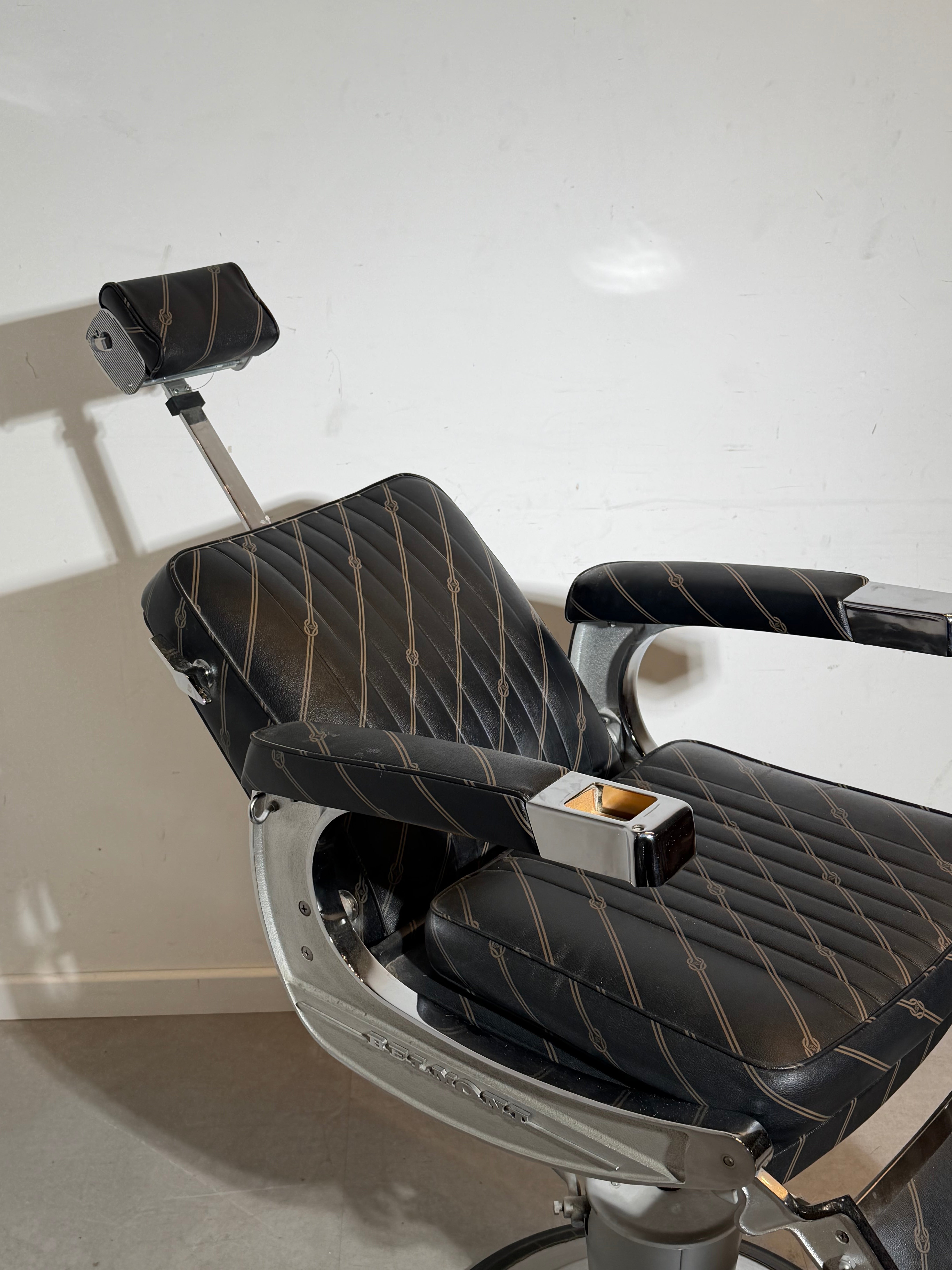 Belmont Apollo II Barber Chair – Vintage Icon