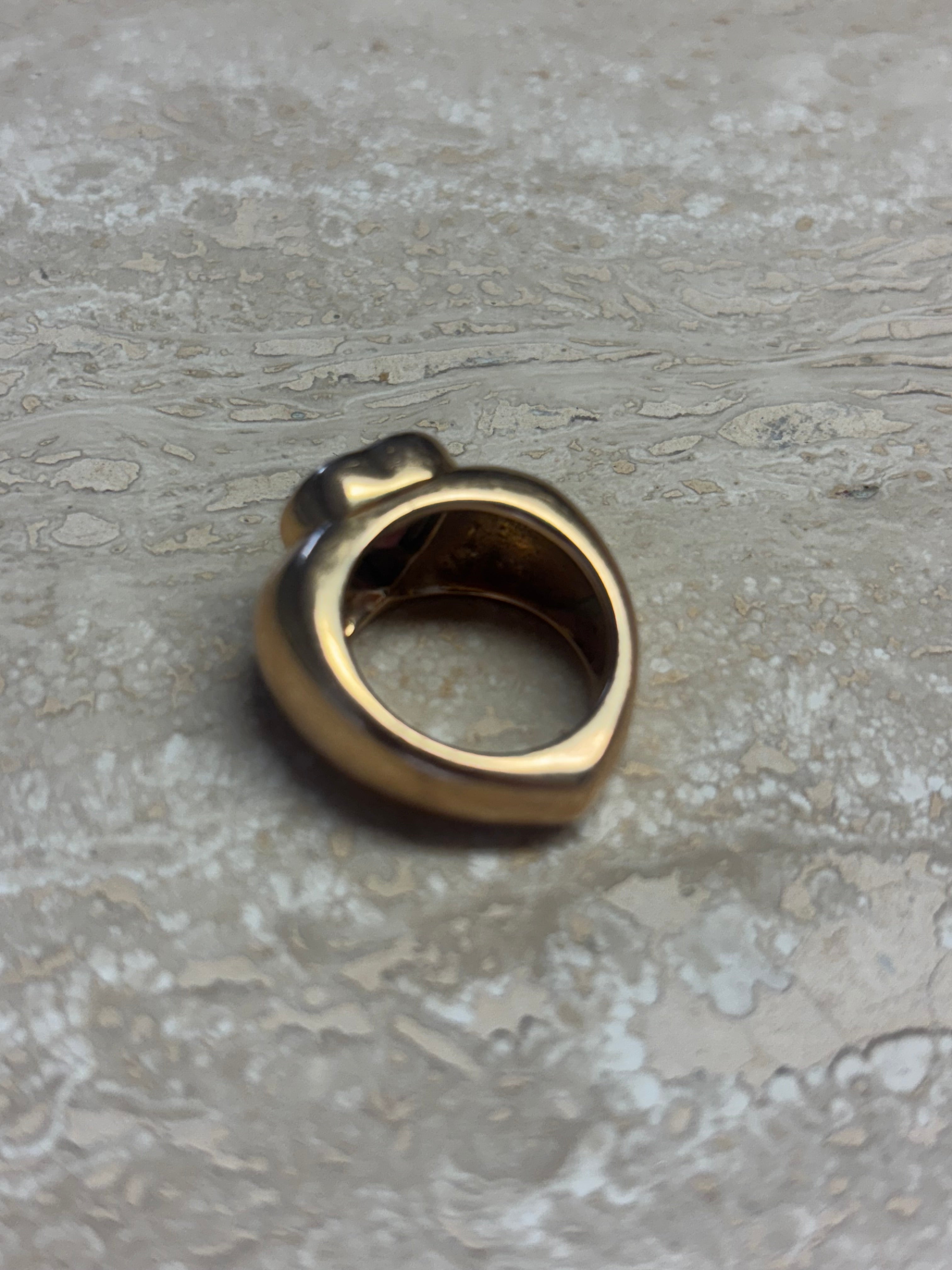 Bague Piaget en or 18 carats avec grenat en forme de cœur – Taille 55