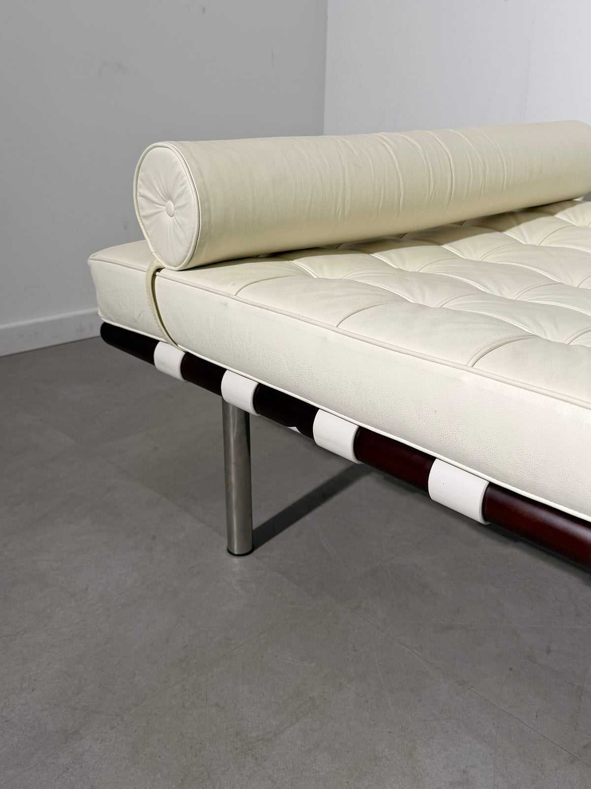 Barcelona Daybed Replica