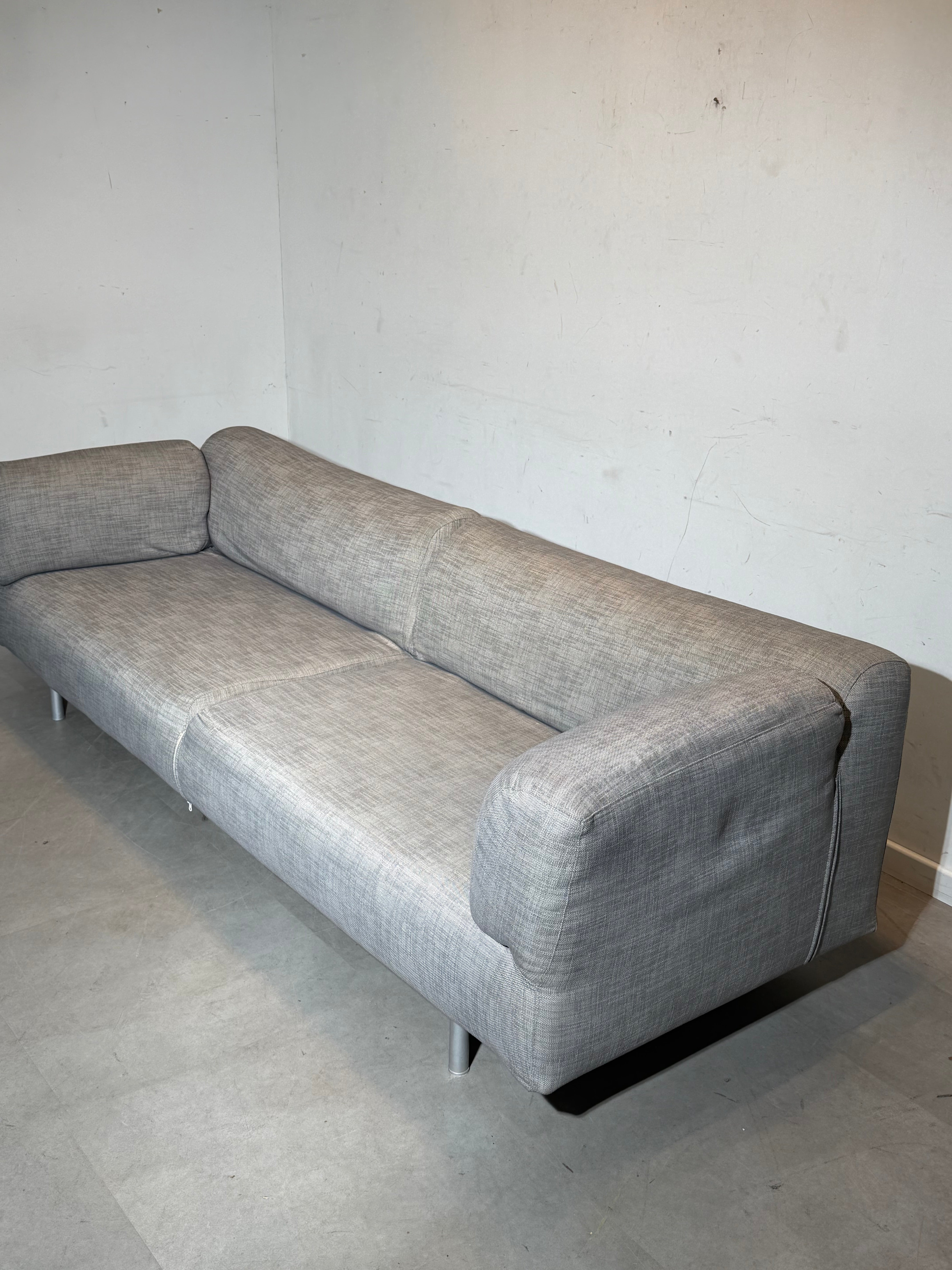 Cassina Met 250 Sofa – Grey Fabric