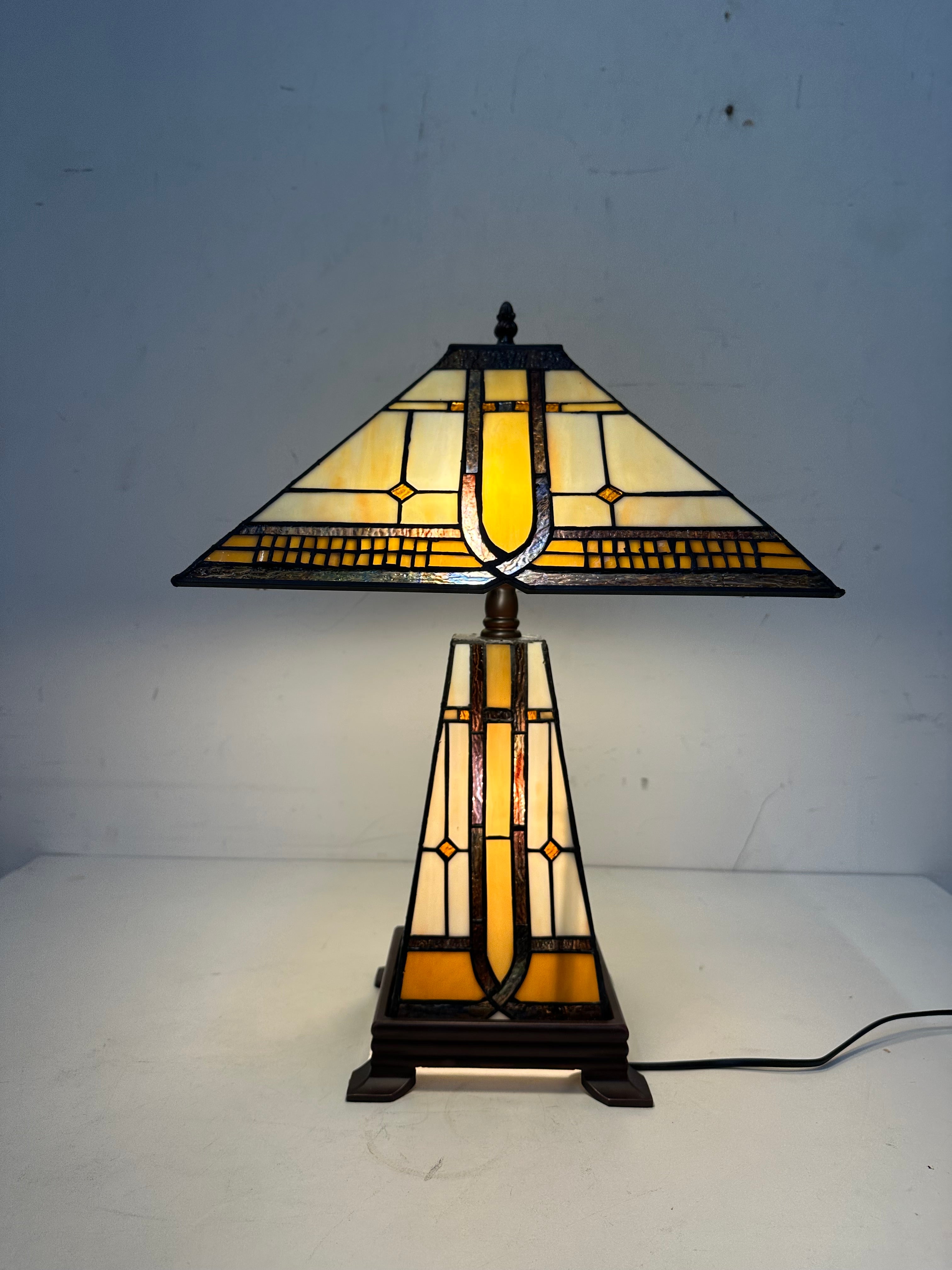 Tiffany Style Table Lamp Square