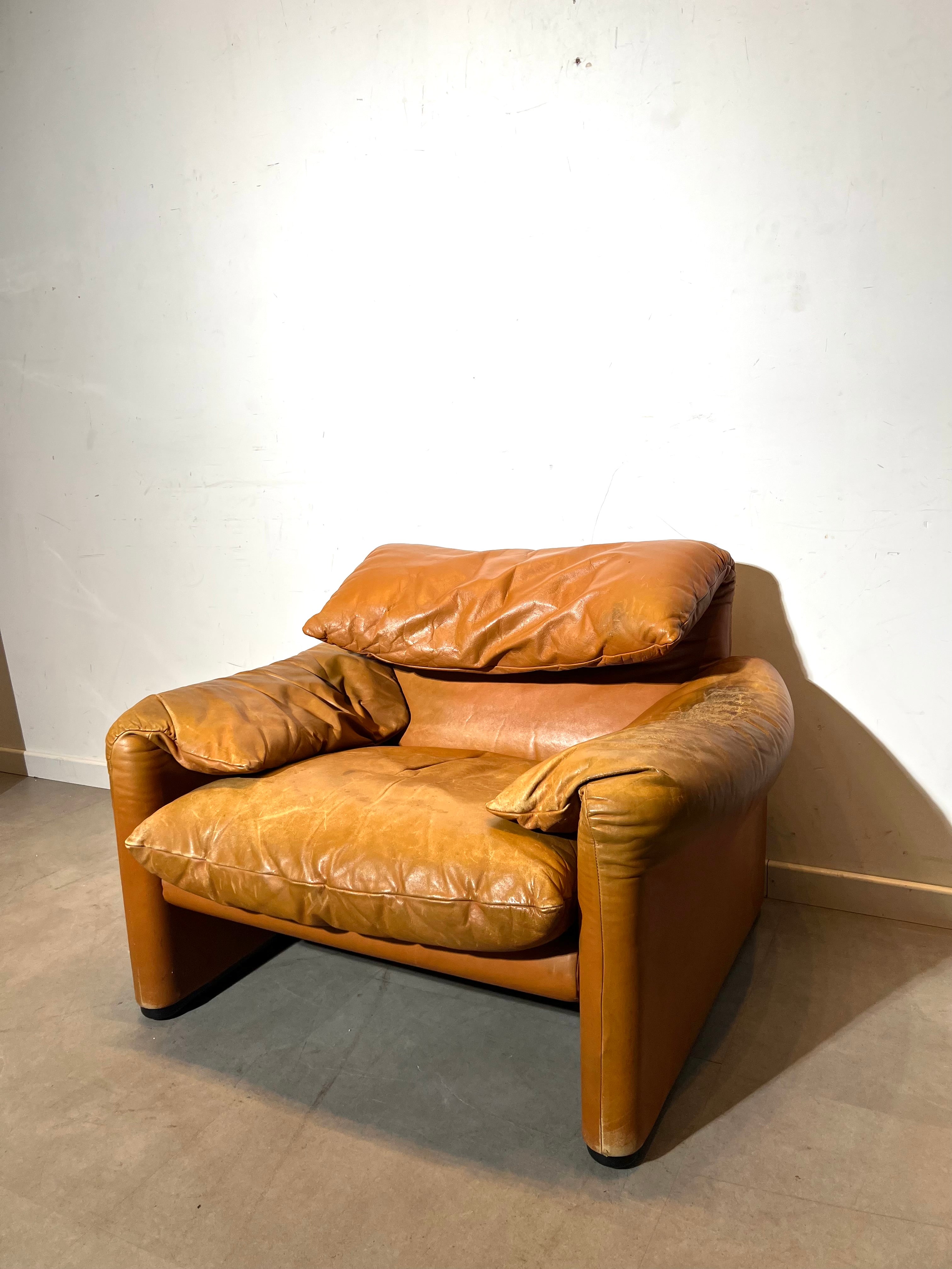 Cassina Maralunga Leather Lounge Chair by Vico Magistretti