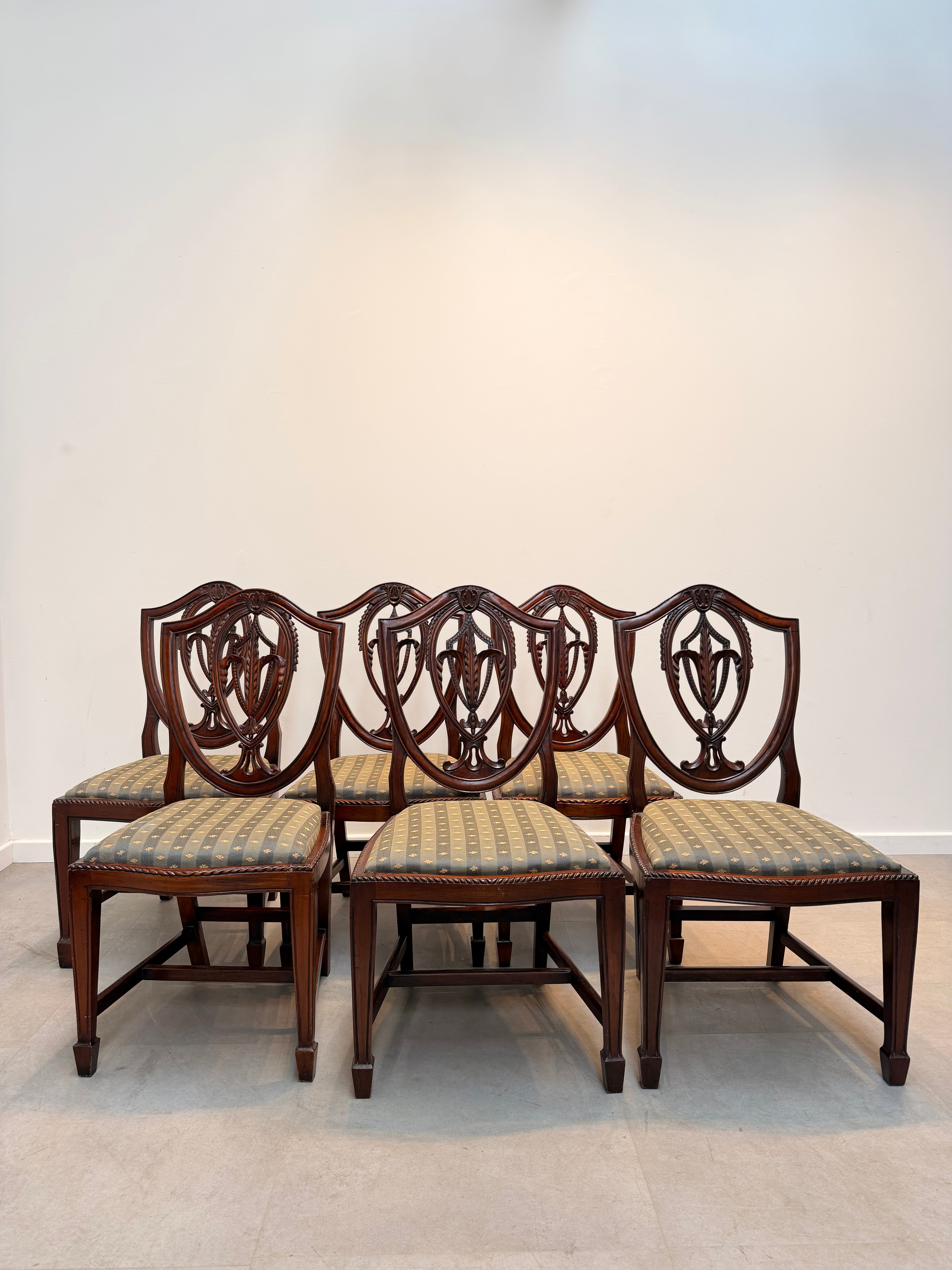 Set of 6 Antique Mahogany Shield Back Dining Chairs
